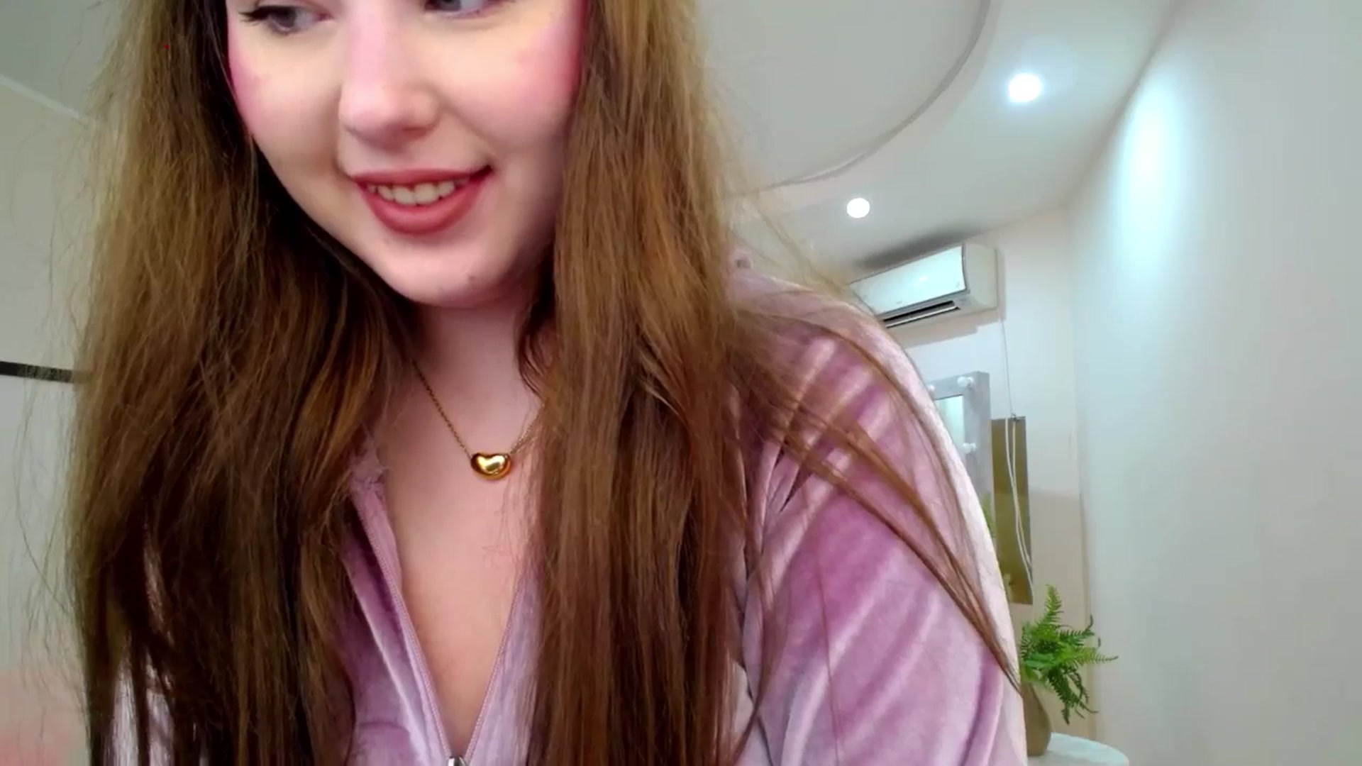 Gallery image thumbnail from AdmireMyEyes's myfreecams stream on, 06/21/2025, 20:54 image 3 of 20