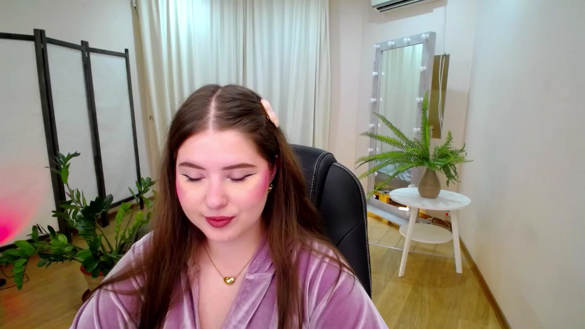 Gallery image thumbnail from AdmireMyEyes's myfreecams stream on, 06/21/2025, 20:54 image 19 of 20