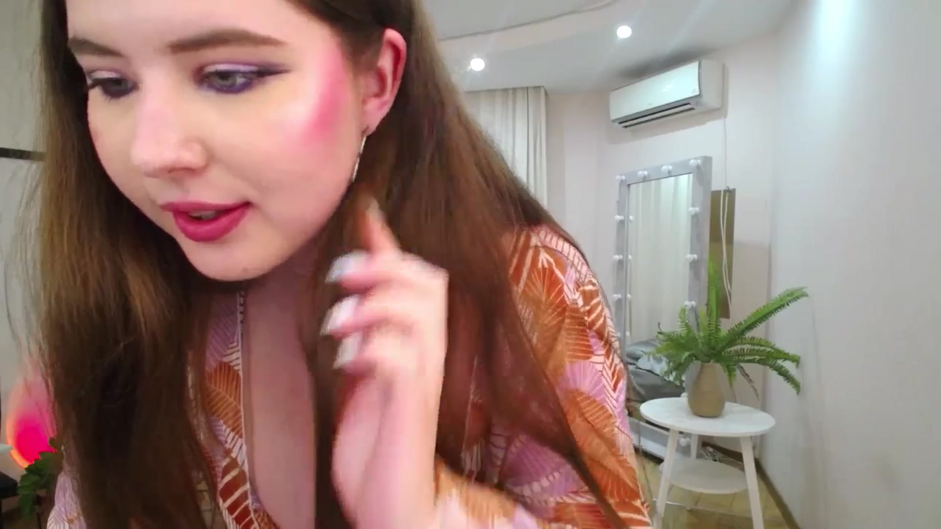 Gallery image thumbnail from AdmireMyEyes's myfreecams stream on, 06/25/2025, 06:31 image 8 of 20