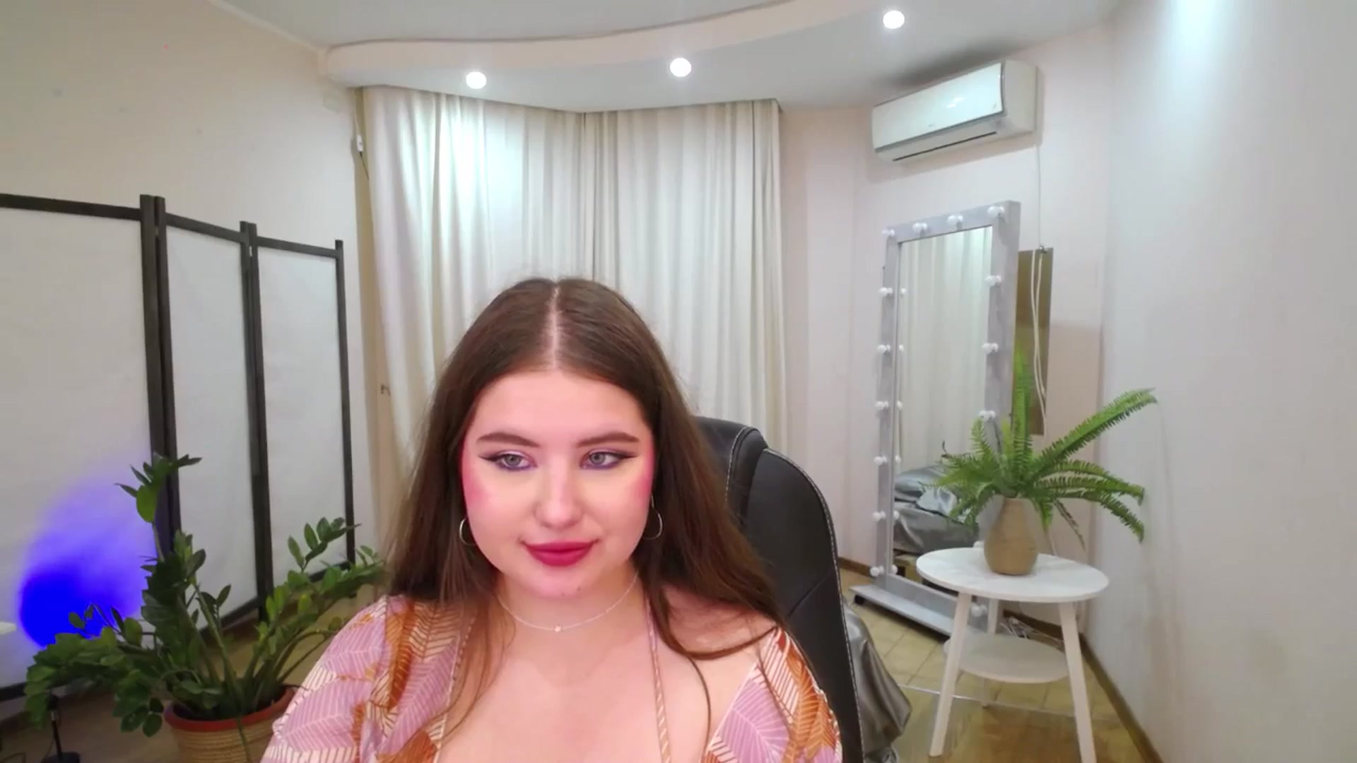Gallery image thumbnail from AdmireMyEyes's myfreecams stream on, 06/25/2025, 09:47 image 14 of 20