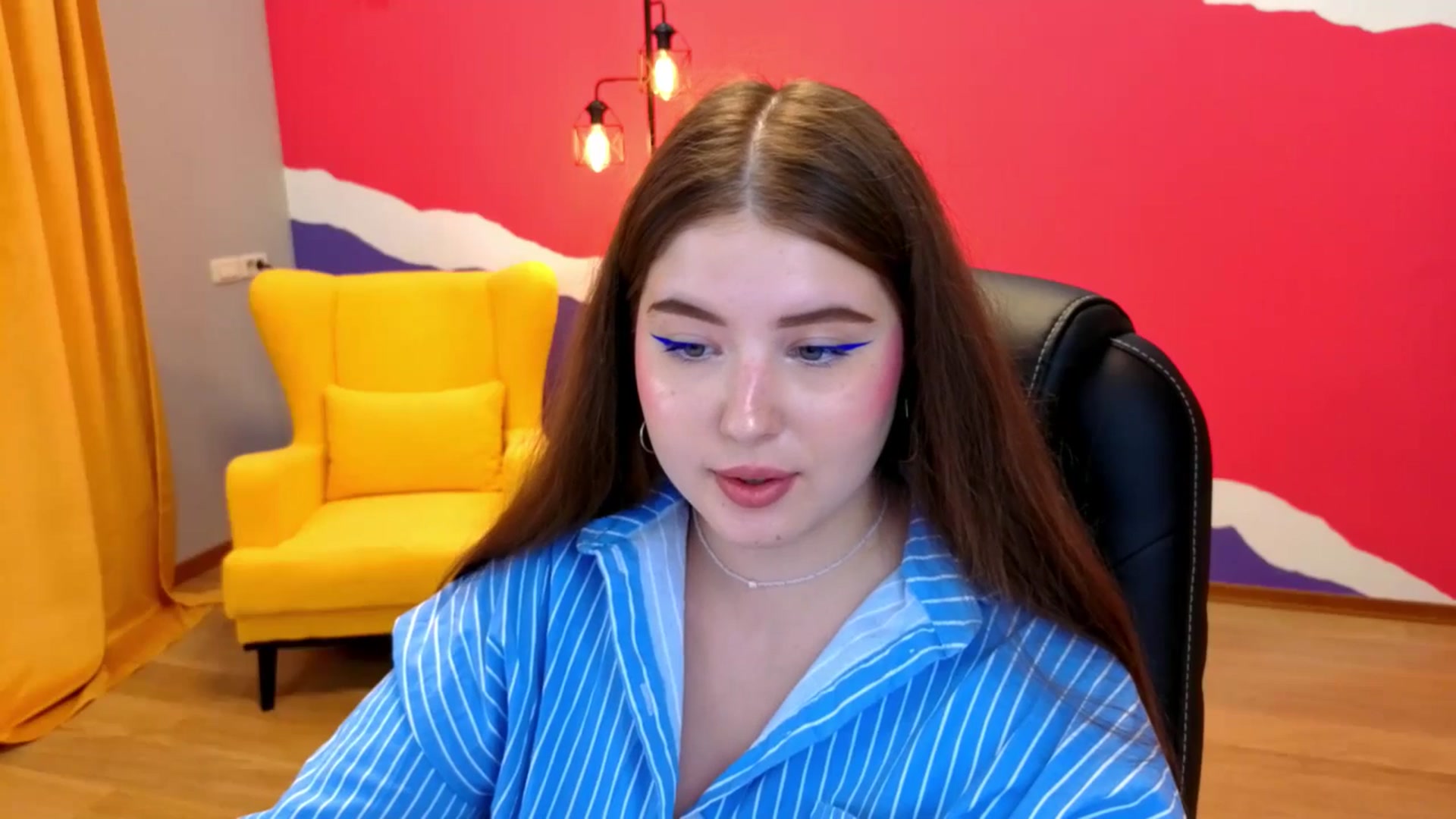 Gallery image thumbnail from AdmireMyEyes's myfreecams stream on, 06/26/2025, 07:46 image 12 of 20