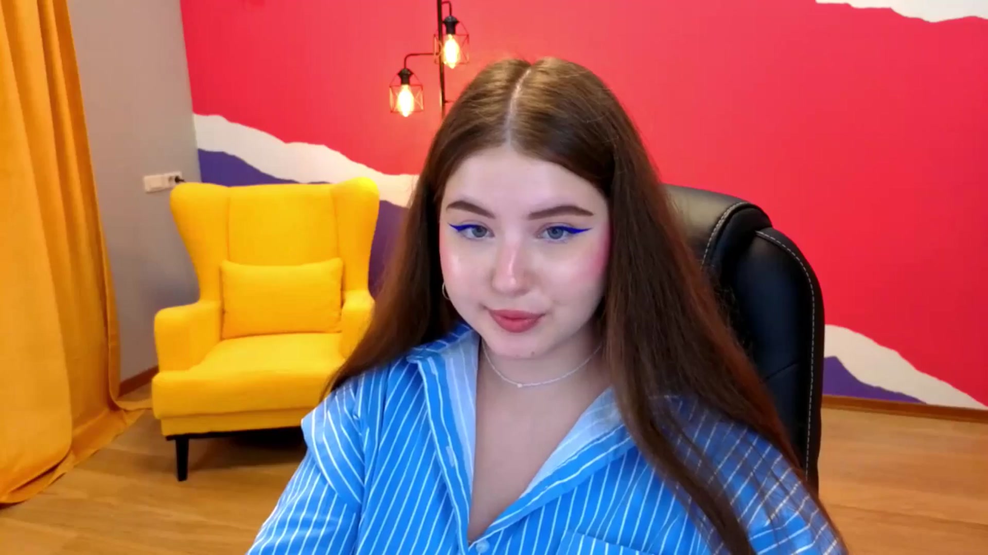 Gallery image thumbnail from AdmireMyEyes's myfreecams stream on, 06/26/2025, 07:46 image 16 of 20