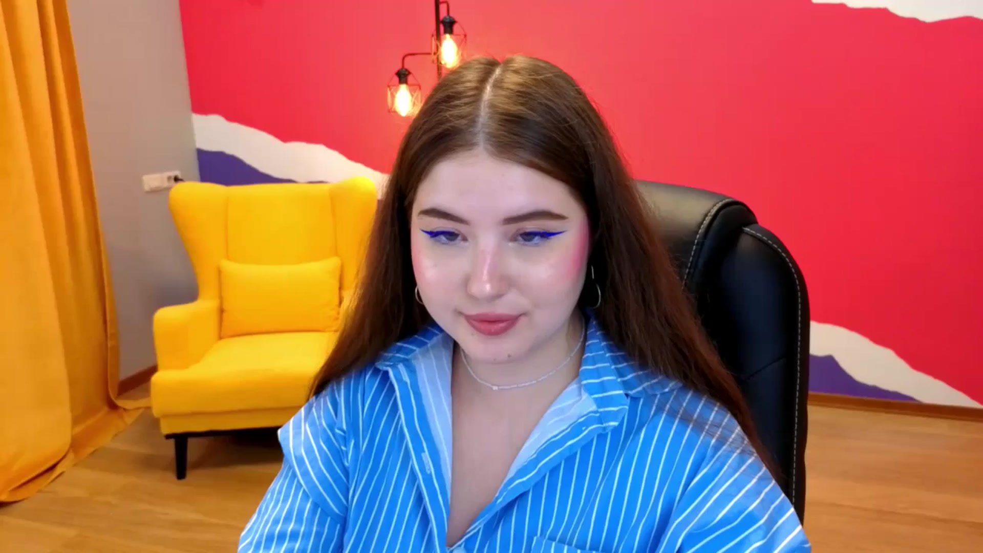 Gallery image thumbnail from AdmireMyEyes's myfreecams stream on, 06/26/2025, 07:46 image 4 of 20