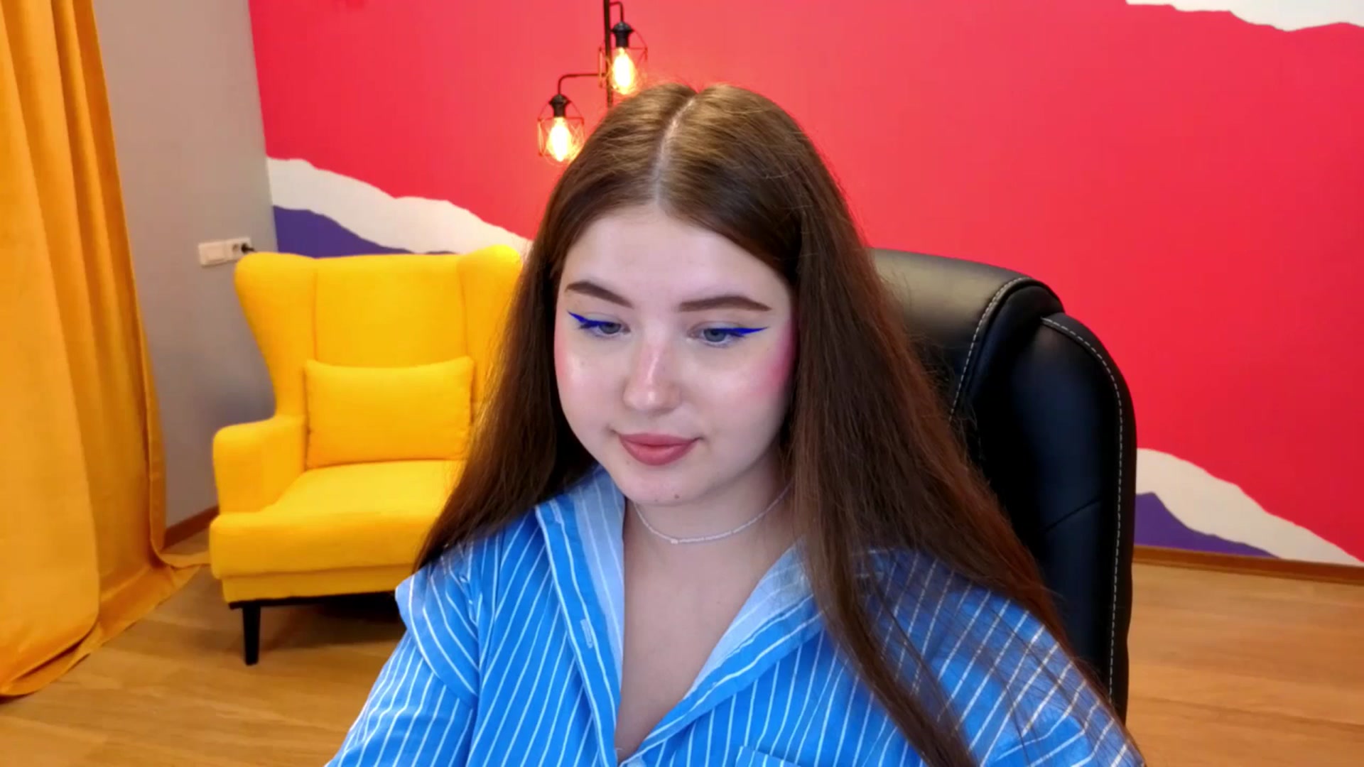 Gallery image thumbnail from AdmireMyEyes's myfreecams stream on, 06/26/2025, 07:46 image 19 of 20