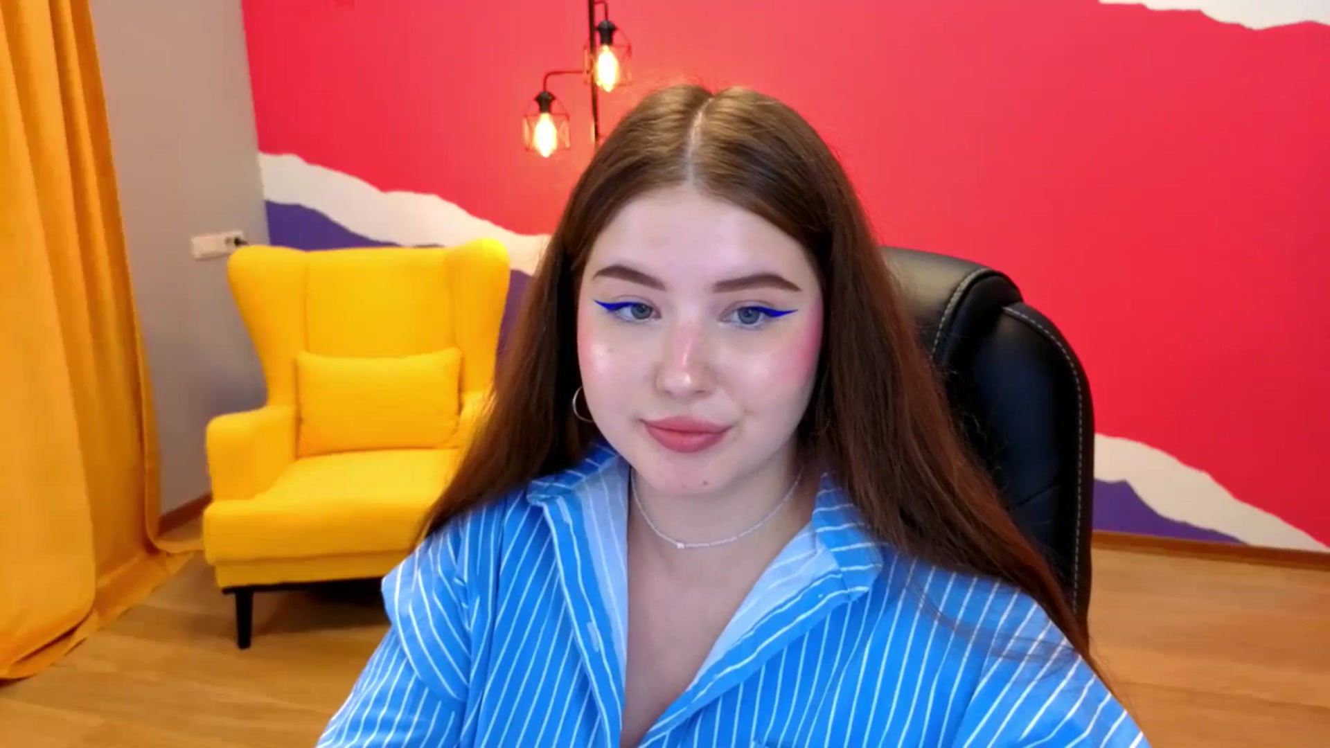 Gallery image thumbnail from AdmireMyEyes's myfreecams stream on, 06/26/2025, 07:46 image 11 of 20