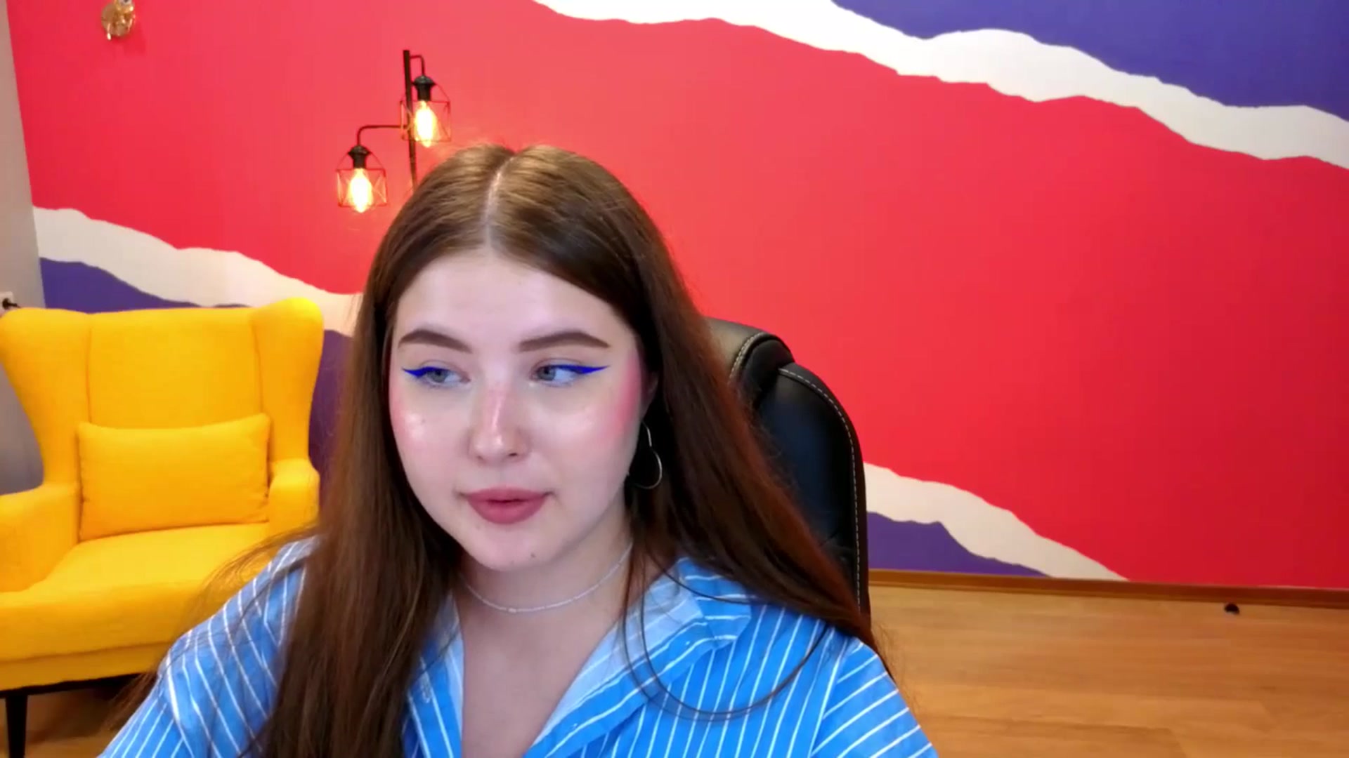 Gallery image thumbnail from AdmireMyEyes's myfreecams stream on, 06/26/2025, 09:51 image 18 of 20