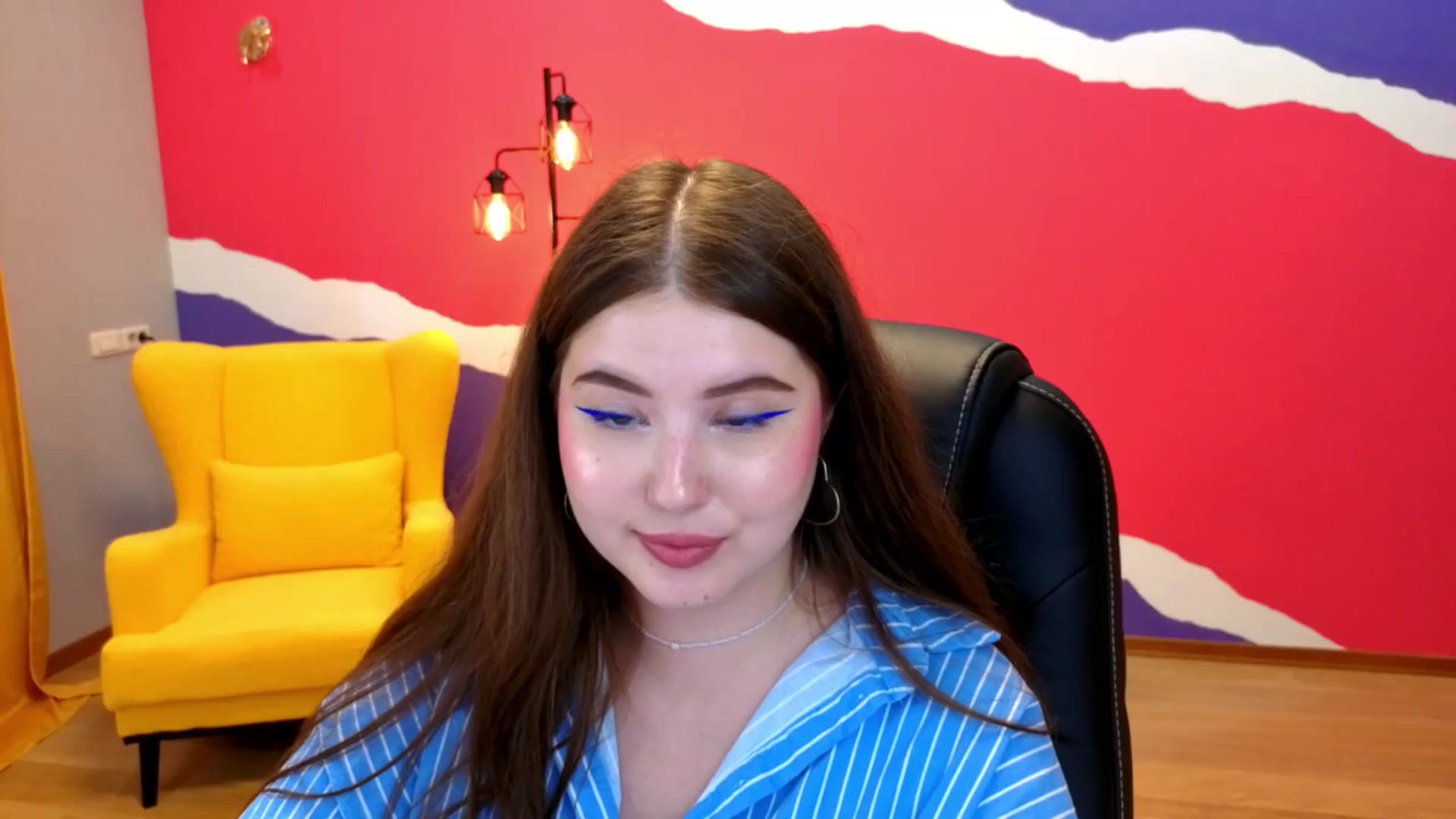 Gallery image thumbnail from AdmireMyEyes's myfreecams stream on, 06/26/2025, 09:51 image 7 of 20