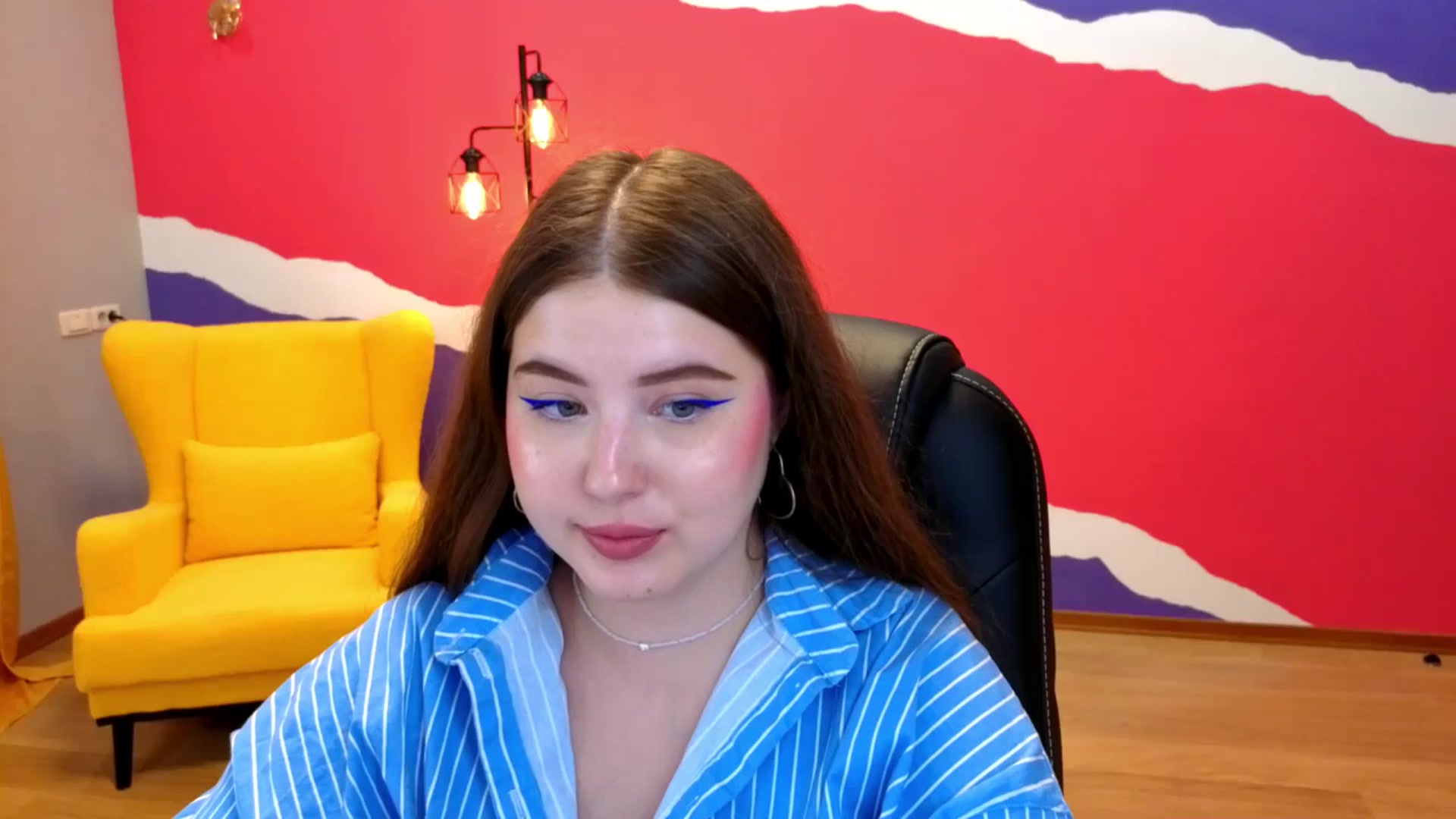 Gallery image thumbnail from AdmireMyEyes's myfreecams stream on, 06/26/2025, 09:51 image 1 of 20