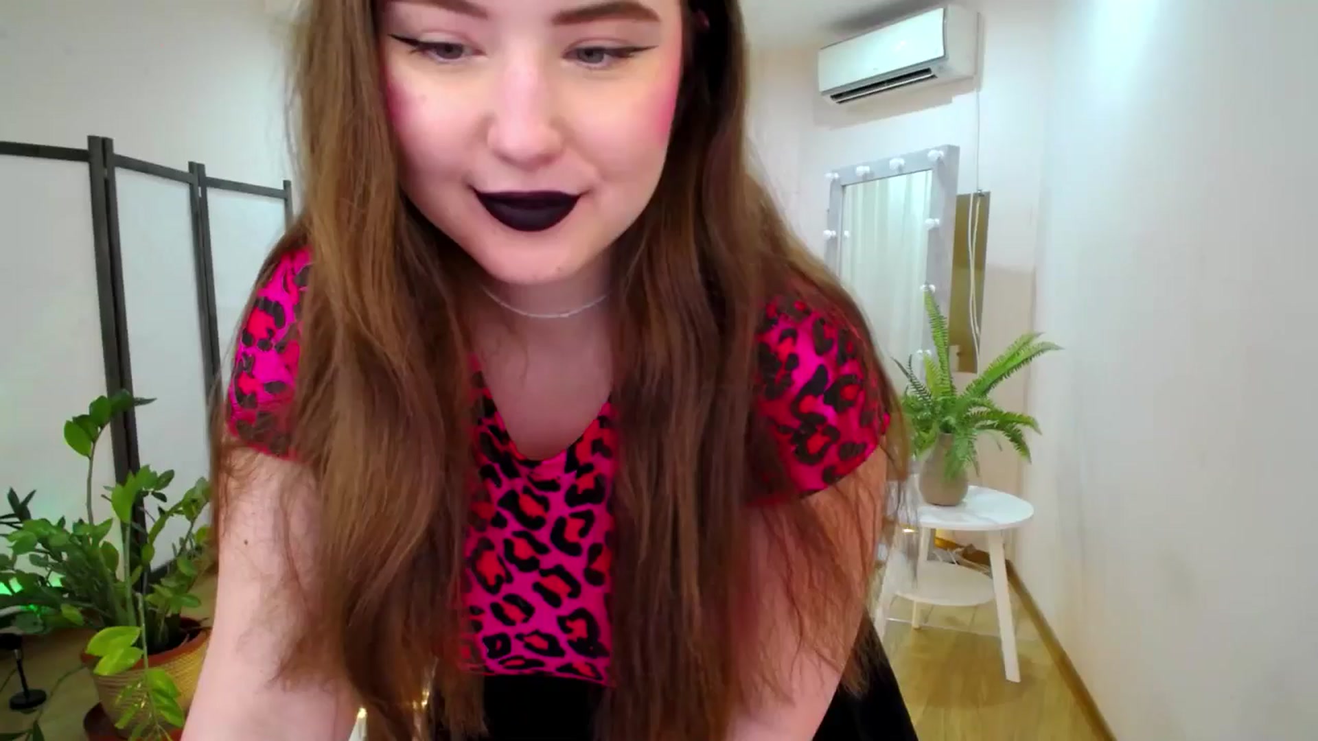 Gallery image thumbnail from AdmireMyEyes's myfreecams stream on, 06/27/2025, 19:01 image 17 of 20