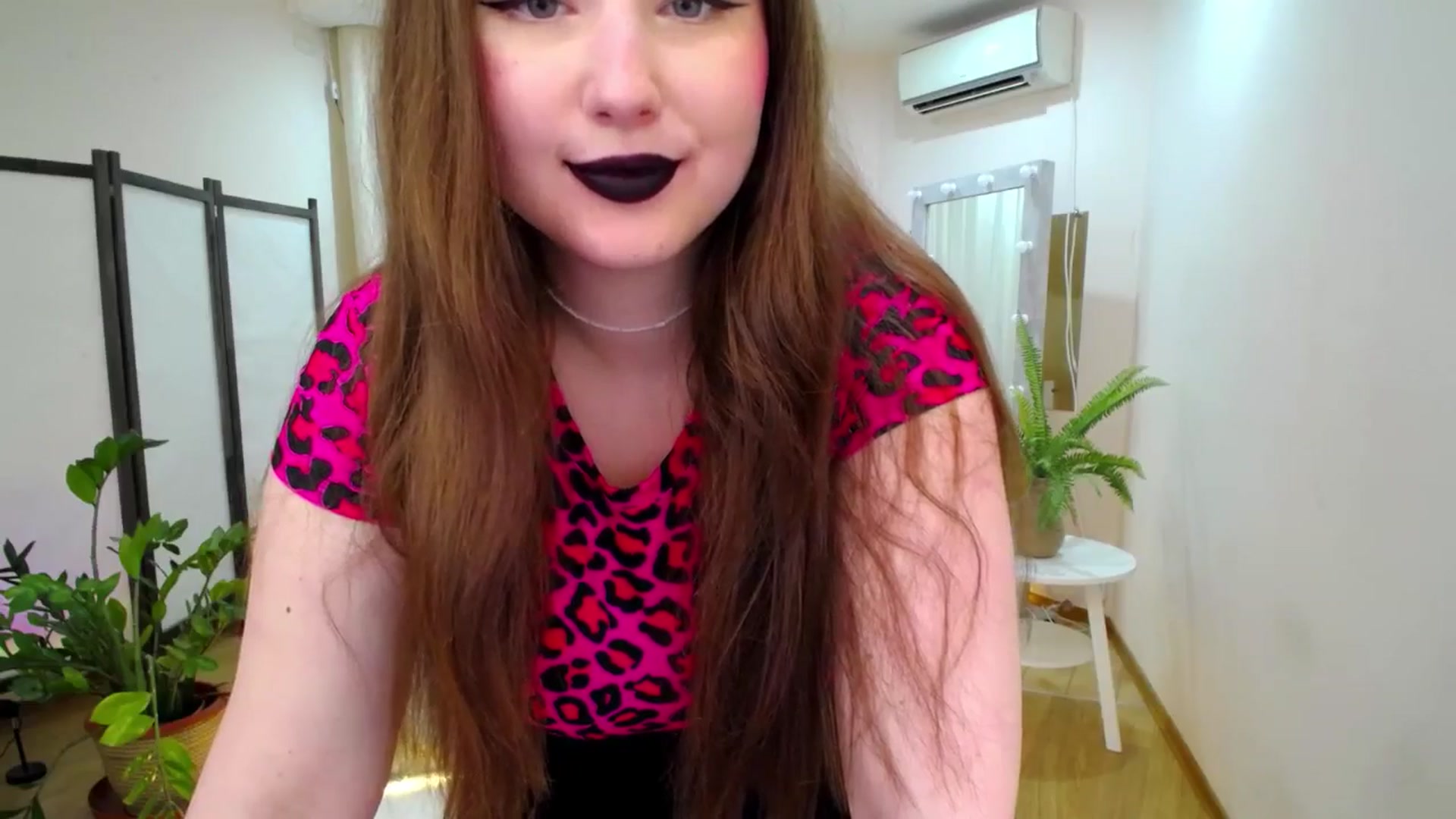 Gallery image thumbnail from AdmireMyEyes's myfreecams stream on, 06/27/2025, 19:01 image 18 of 20