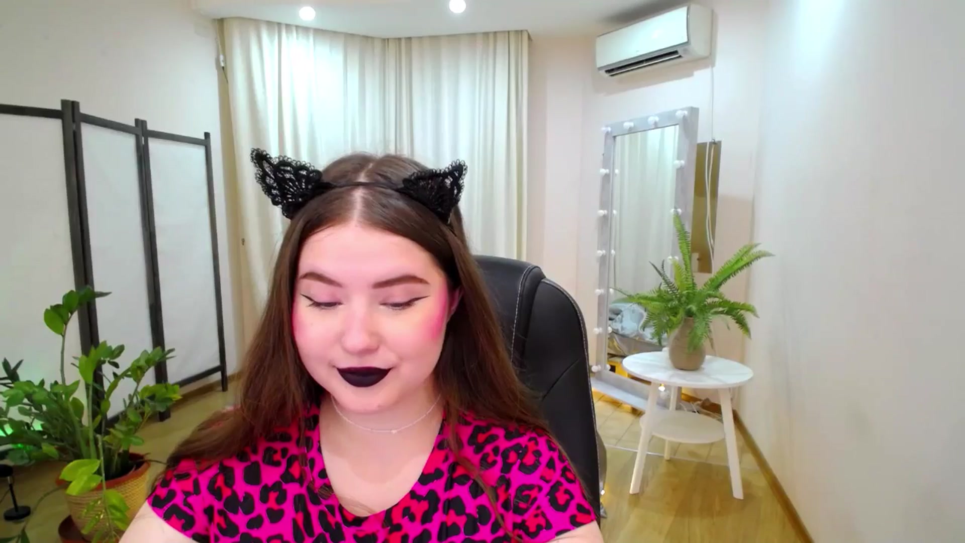 Gallery image thumbnail from AdmireMyEyes's myfreecams stream on, 06/27/2025, 19:01 image 20 of 20