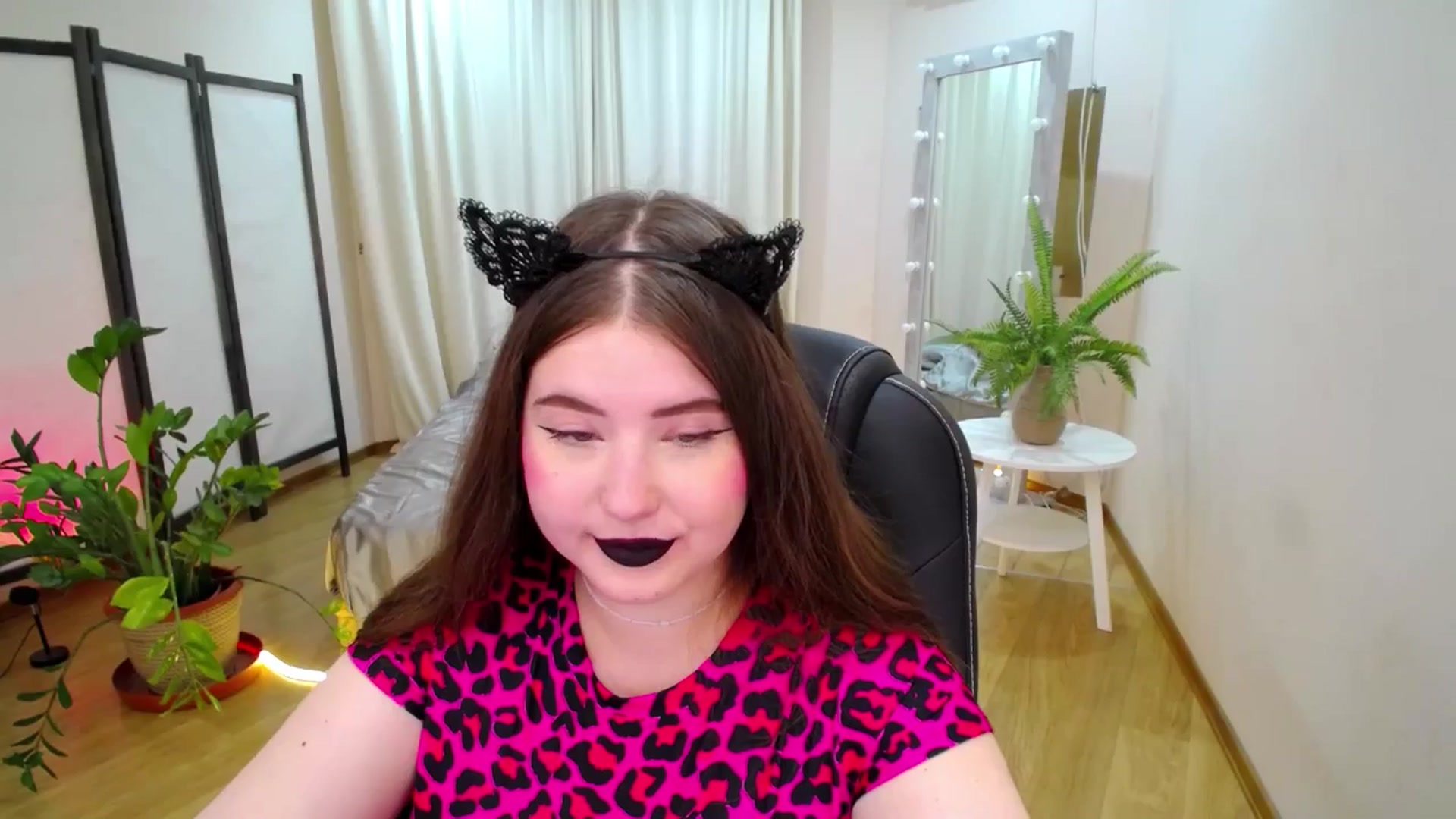 Gallery image thumbnail from AdmireMyEyes's myfreecams stream on, 06/27/2025, 19:37 image 8 of 20