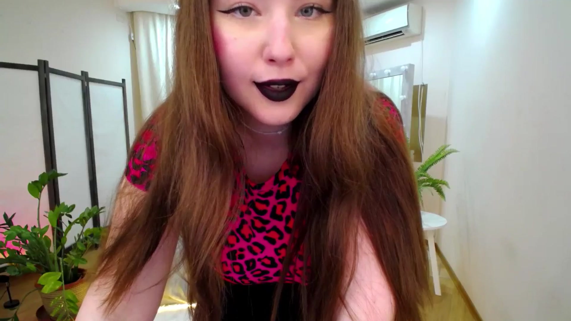 Gallery image thumbnail from AdmireMyEyes's myfreecams stream on, 06/27/2025, 19:37 image 15 of 20