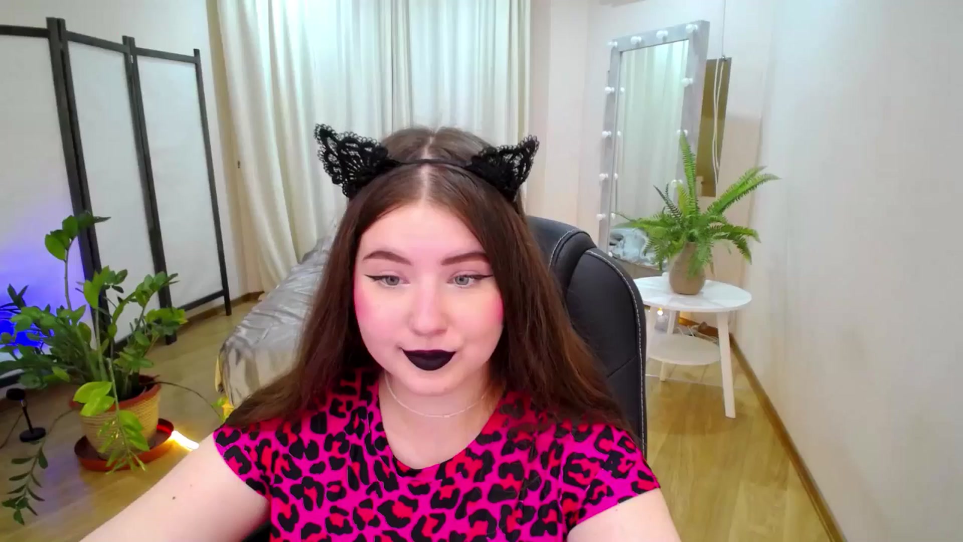 Gallery image thumbnail from AdmireMyEyes's myfreecams stream on, 06/27/2025, 19:37 image 9 of 20