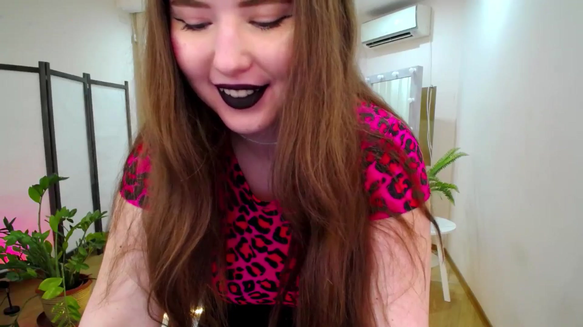 Gallery image thumbnail from AdmireMyEyes's myfreecams stream on, 06/27/2025, 19:37 image 16 of 20