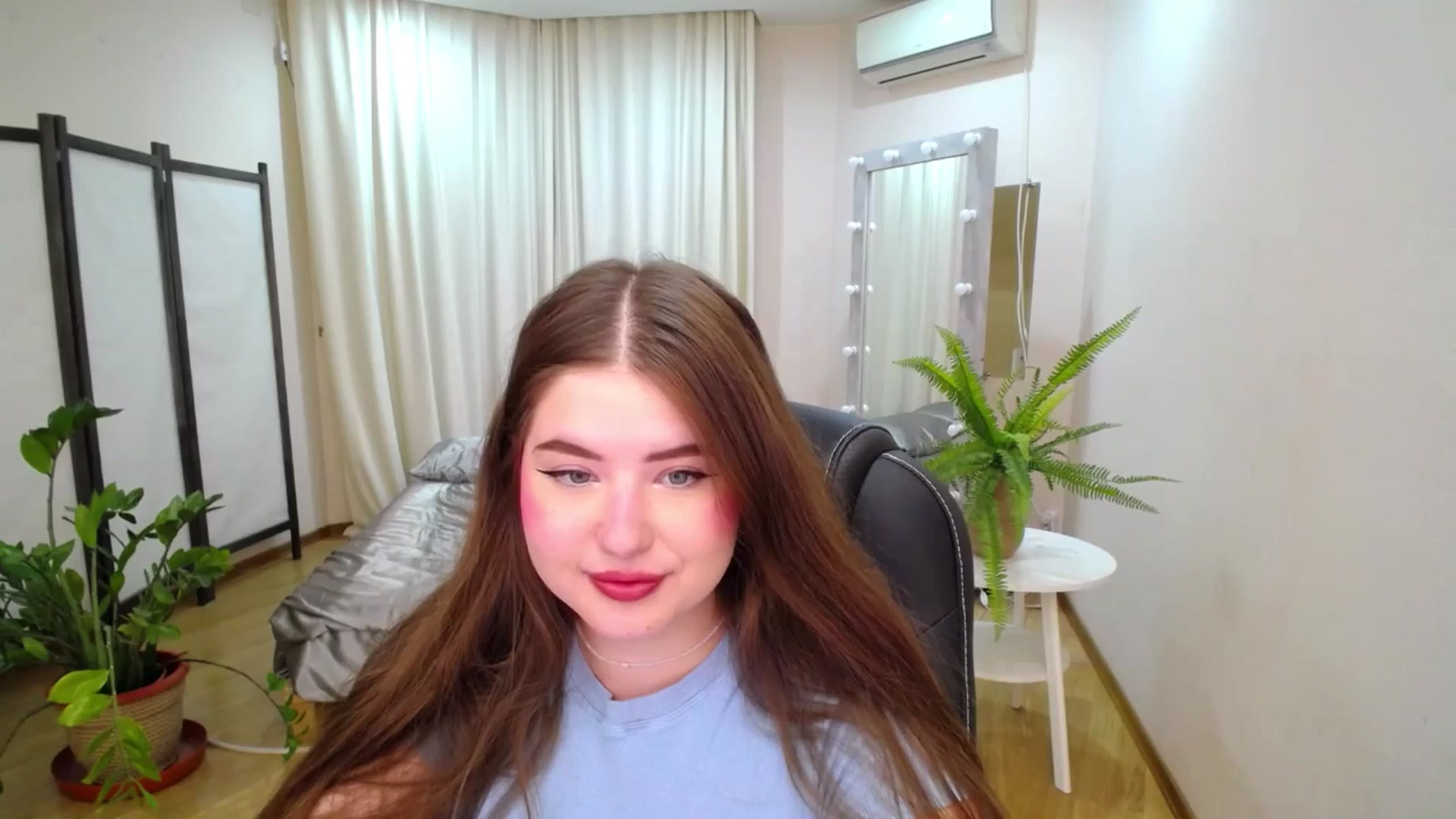 Gallery image thumbnail from AdmireMyEyes's myfreecams stream on, 06/30/2025, 19:47 image 3 of 20