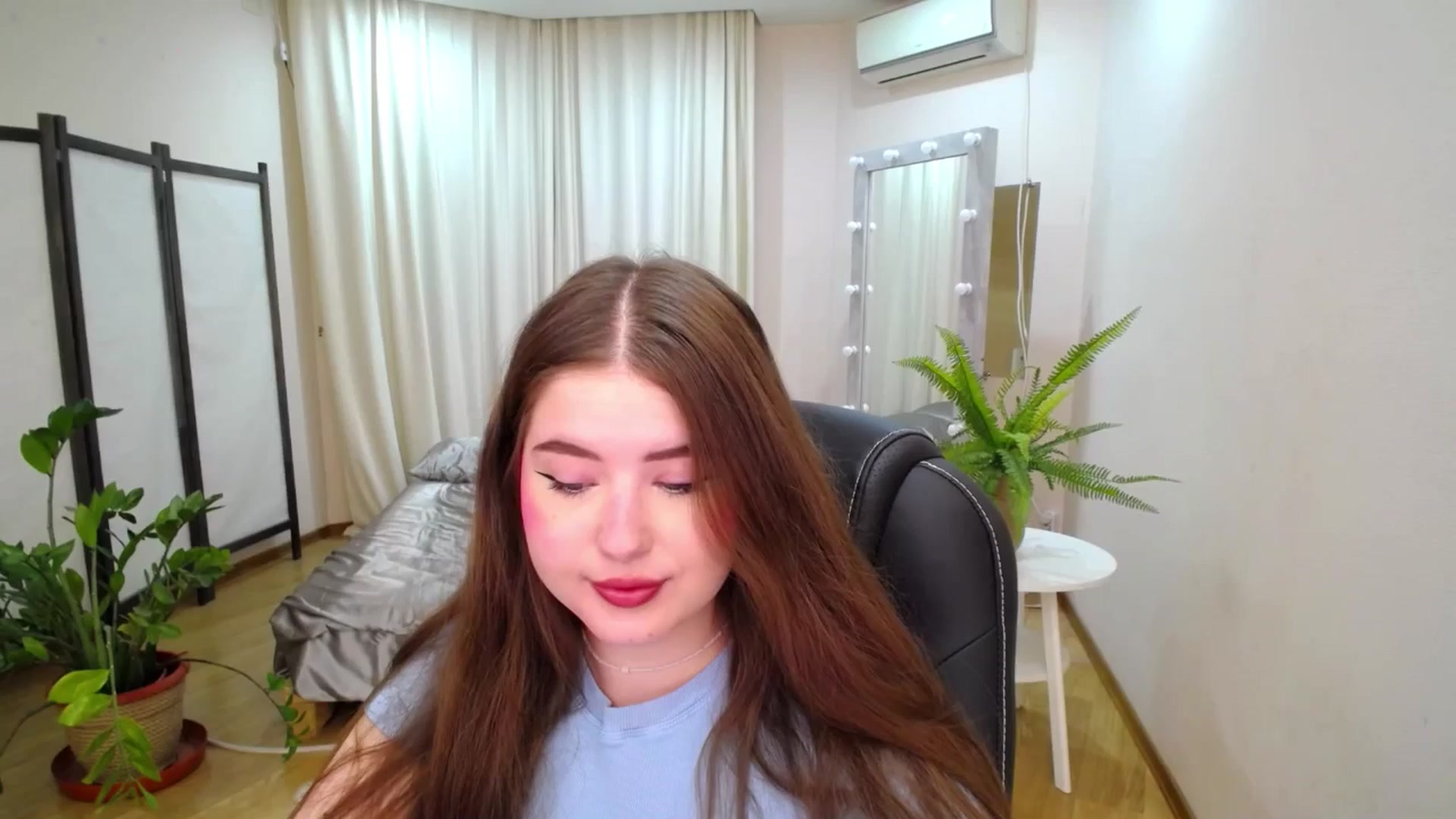 Gallery image thumbnail from AdmireMyEyes's myfreecams stream on, 06/30/2025, 19:47 image 9 of 20
