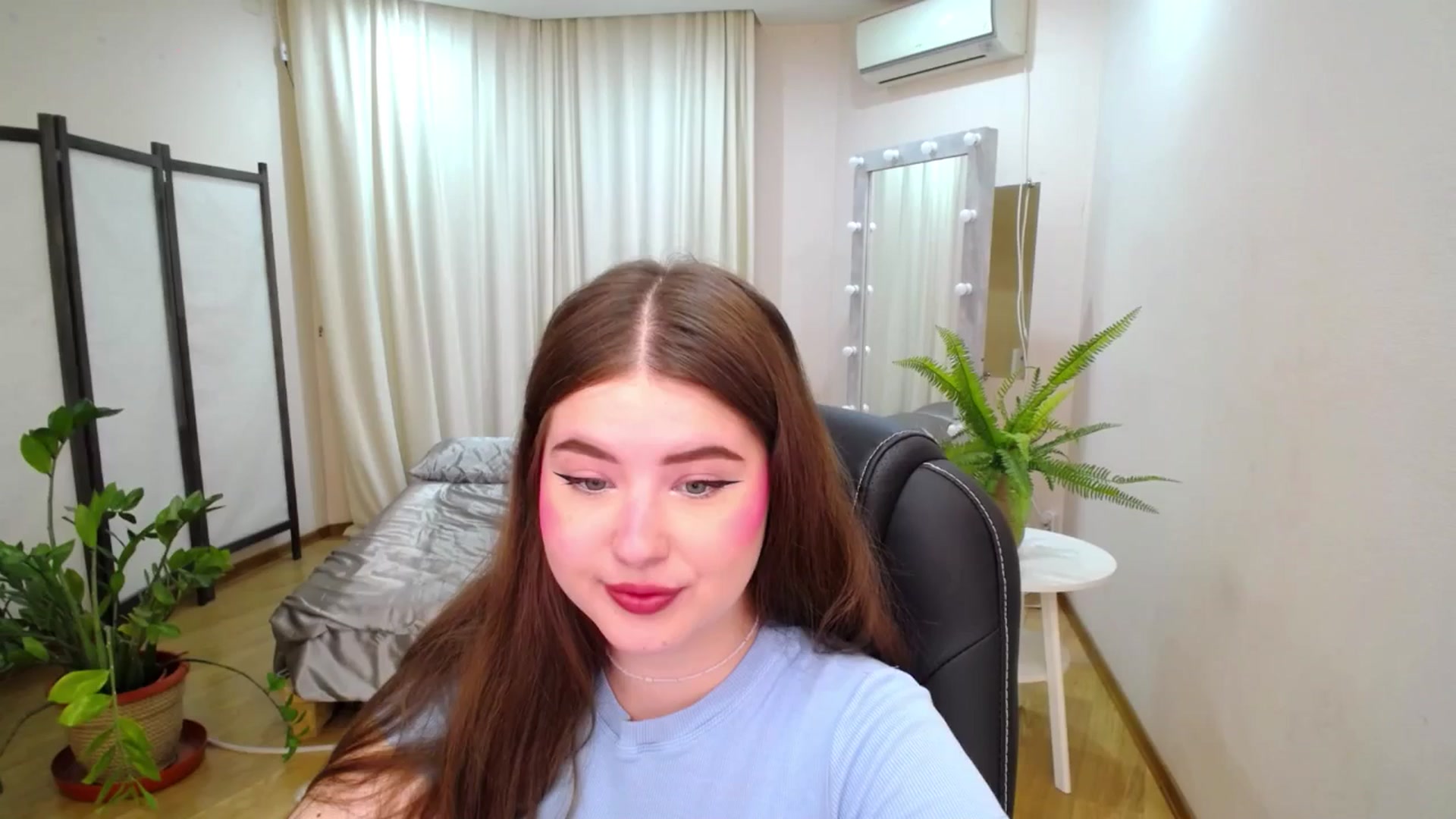 Gallery image thumbnail from AdmireMyEyes's myfreecams stream on, 06/30/2025, 19:47 image 1 of 20