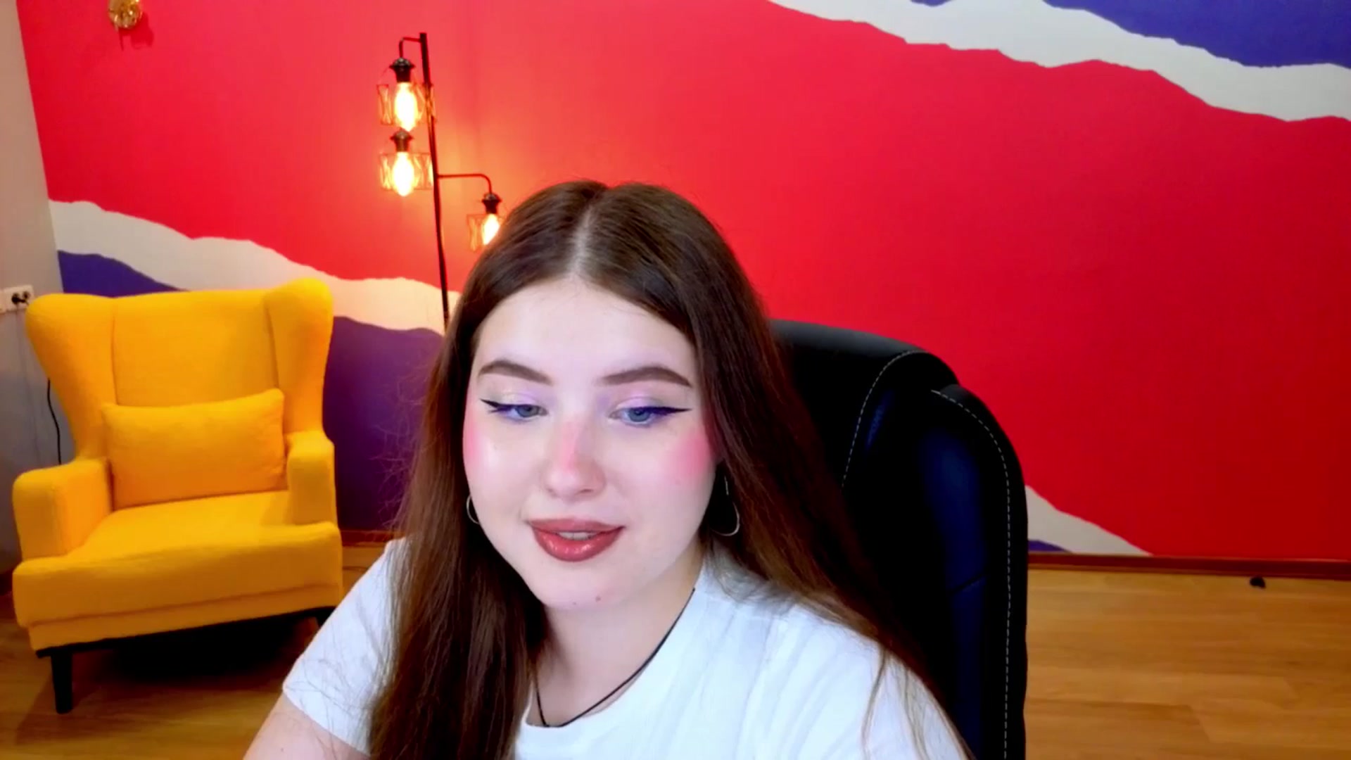 Gallery image thumbnail from AdmireMyEyes's myfreecams stream on, 07/03/2025, 07:48 image 2 of 20