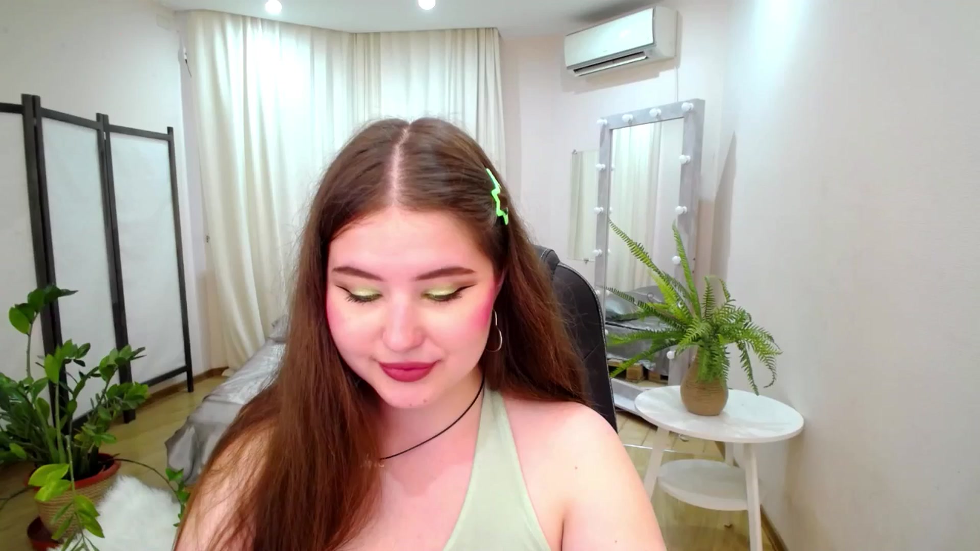 Gallery image thumbnail from AdmireMyEyes's myfreecams stream on, 07/04/2025, 08:30 image 18 of 20