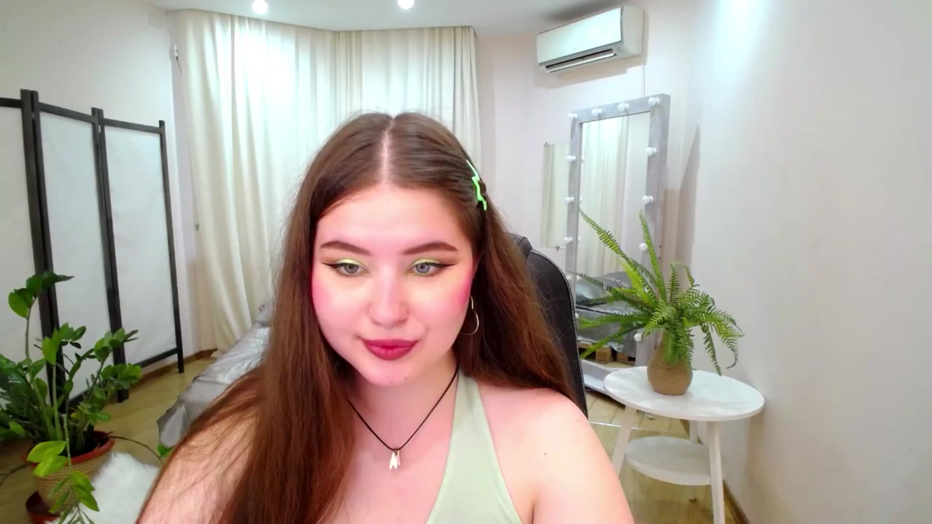 Gallery image thumbnail from AdmireMyEyes's myfreecams stream on, 07/04/2025, 08:30 image 19 of 20