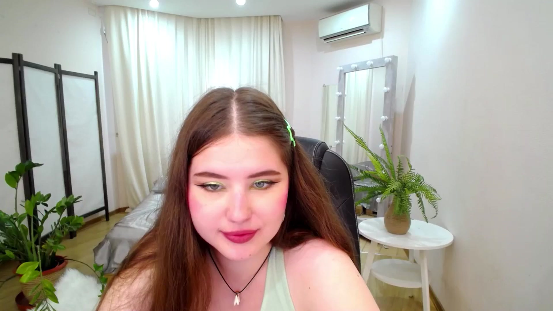 Gallery image thumbnail from AdmireMyEyes's myfreecams stream on, 07/04/2025, 08:30 image 20 of 20