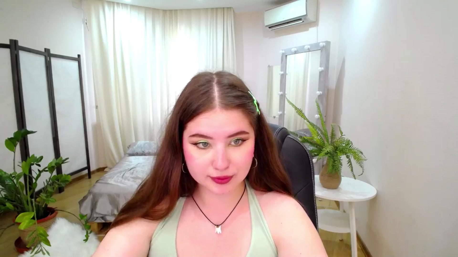 Gallery image thumbnail from AdmireMyEyes's myfreecams stream on, 07/04/2025, 09:29 image 2 of 20