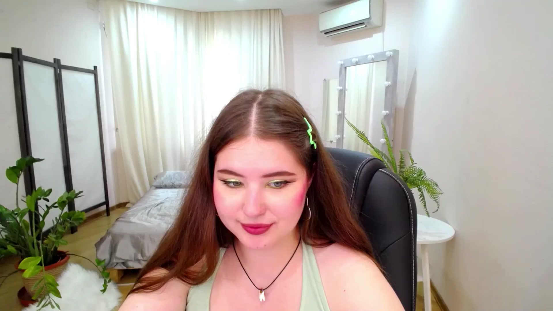 Gallery image thumbnail from AdmireMyEyes's myfreecams stream on, 07/04/2025, 09:29 image 3 of 20