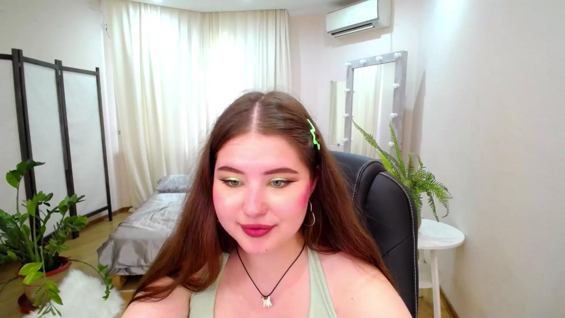 Gallery image thumbnail from AdmireMyEyes's myfreecams stream on, 07/04/2025, 09:29 image 4 of 20