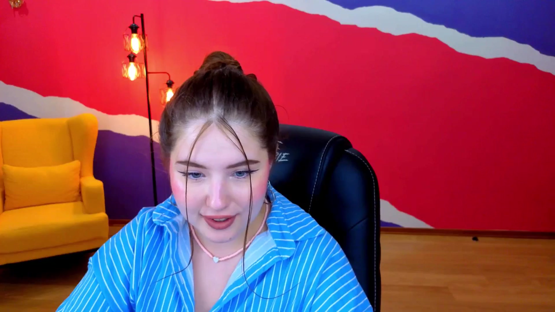 Gallery image thumbnail from AdmireMyEyes's myfreecams stream on, 07/07/2025, 07:39 image 9 of 20