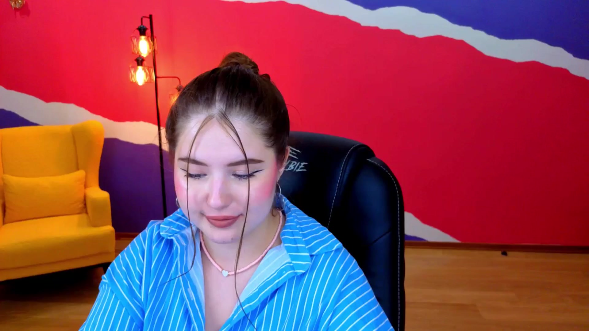 Gallery image thumbnail from AdmireMyEyes's myfreecams stream on, 07/07/2025, 07:39 image 10 of 20