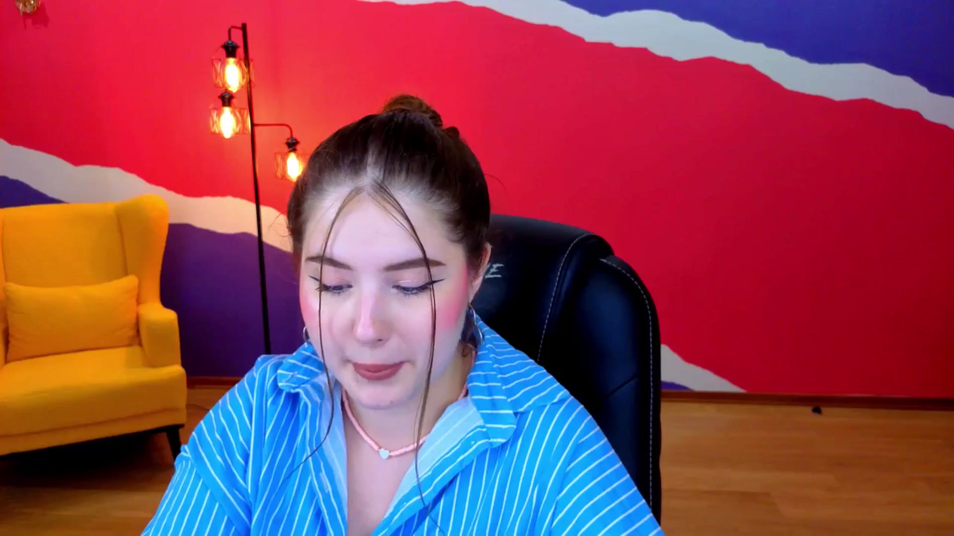 Gallery image thumbnail from AdmireMyEyes's myfreecams stream on, 07/07/2025, 07:39 image 11 of 20