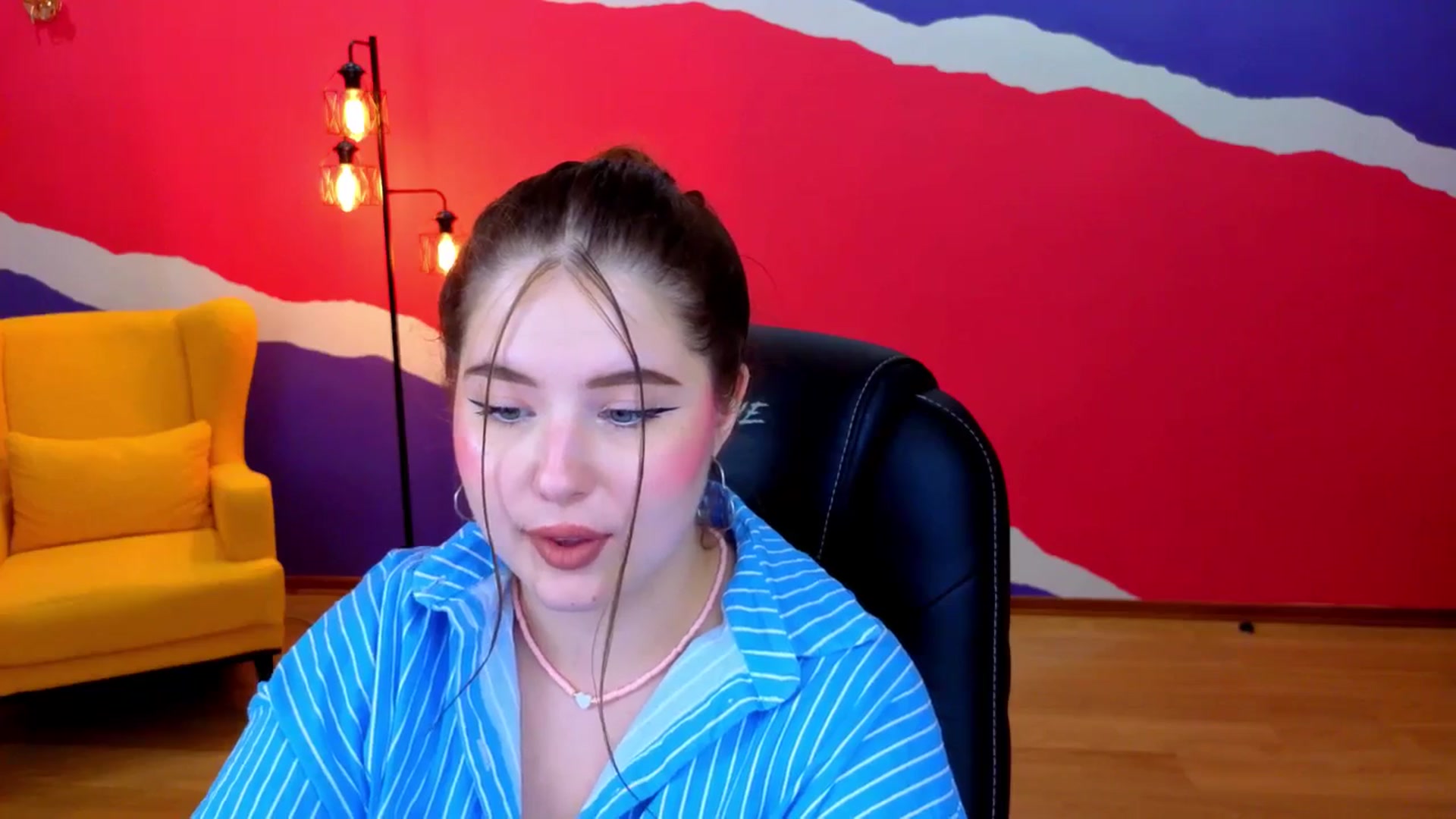 Gallery image thumbnail from AdmireMyEyes's myfreecams stream on, 07/07/2025, 07:39 image 12 of 20