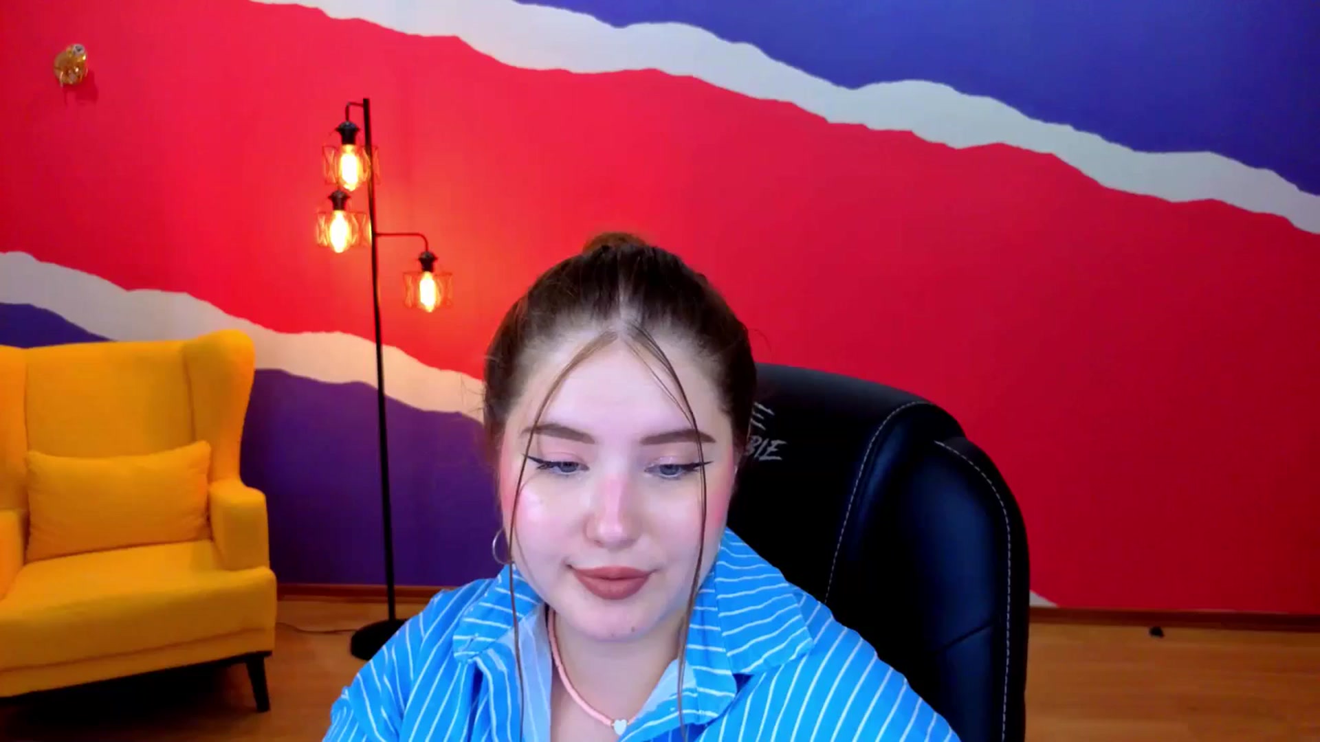 Gallery image thumbnail from AdmireMyEyes's myfreecams stream on, 07/07/2025, 08:22 image 10 of 20