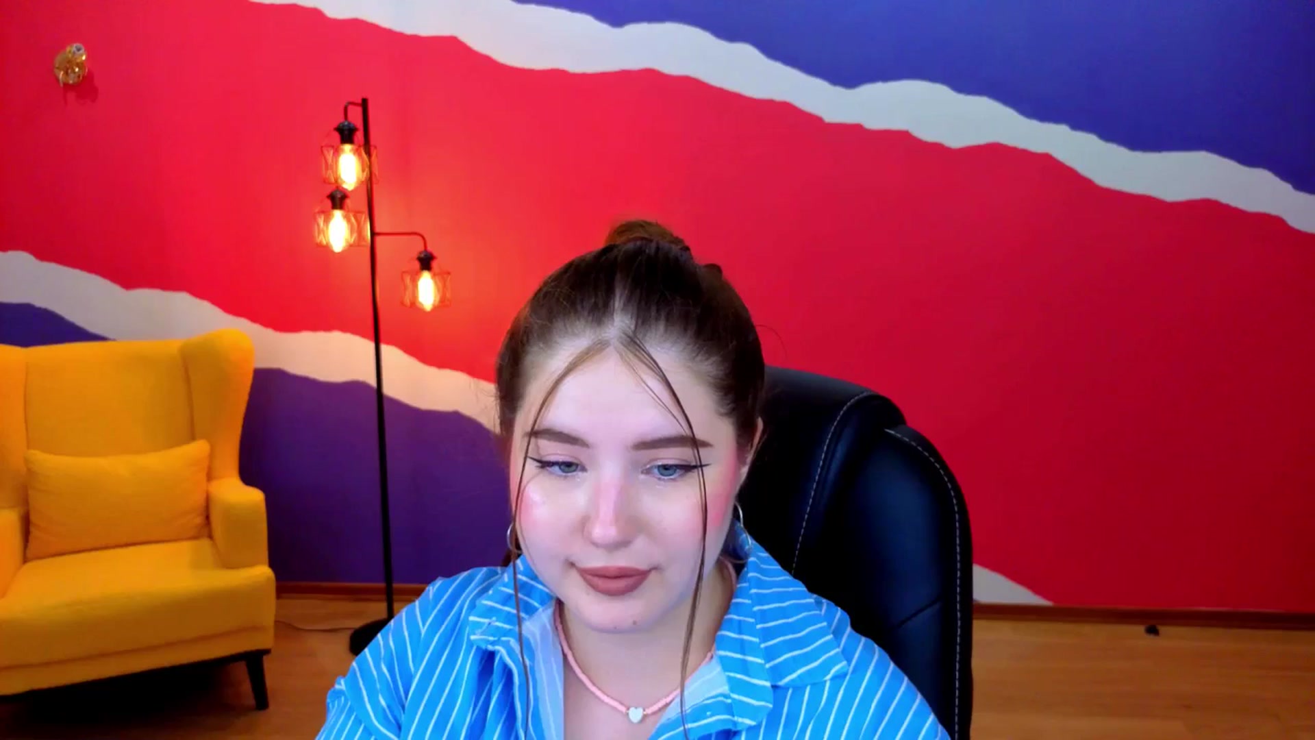 Gallery image thumbnail from AdmireMyEyes's myfreecams stream on, 07/07/2025, 08:22 image 9 of 20