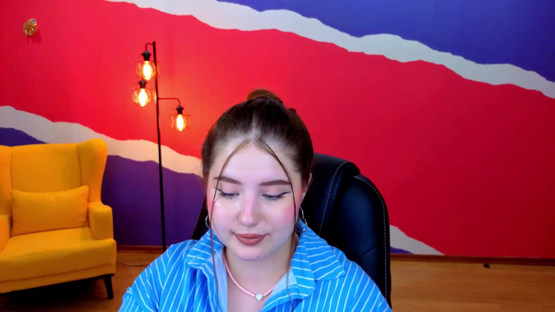 Gallery image thumbnail from AdmireMyEyes's myfreecams stream on, 07/07/2025, 08:22 image 2 of 20