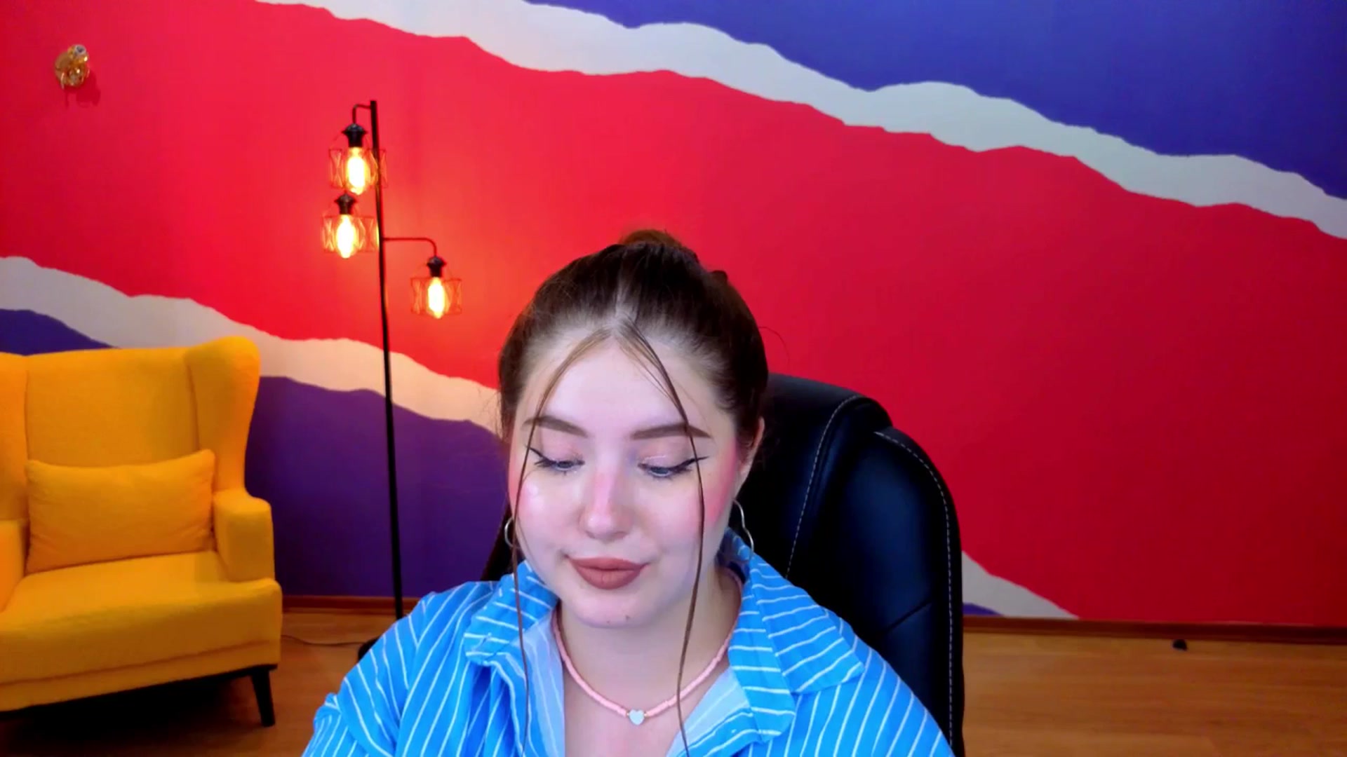 Gallery image thumbnail from AdmireMyEyes's myfreecams stream on, 07/07/2025, 08:22 image 13 of 20