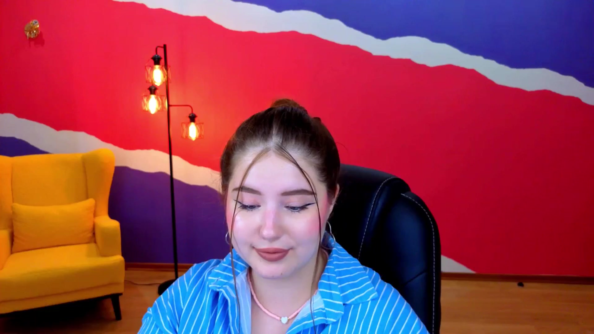 Gallery image thumbnail from AdmireMyEyes's myfreecams stream on, 07/07/2025, 08:22 image 3 of 20