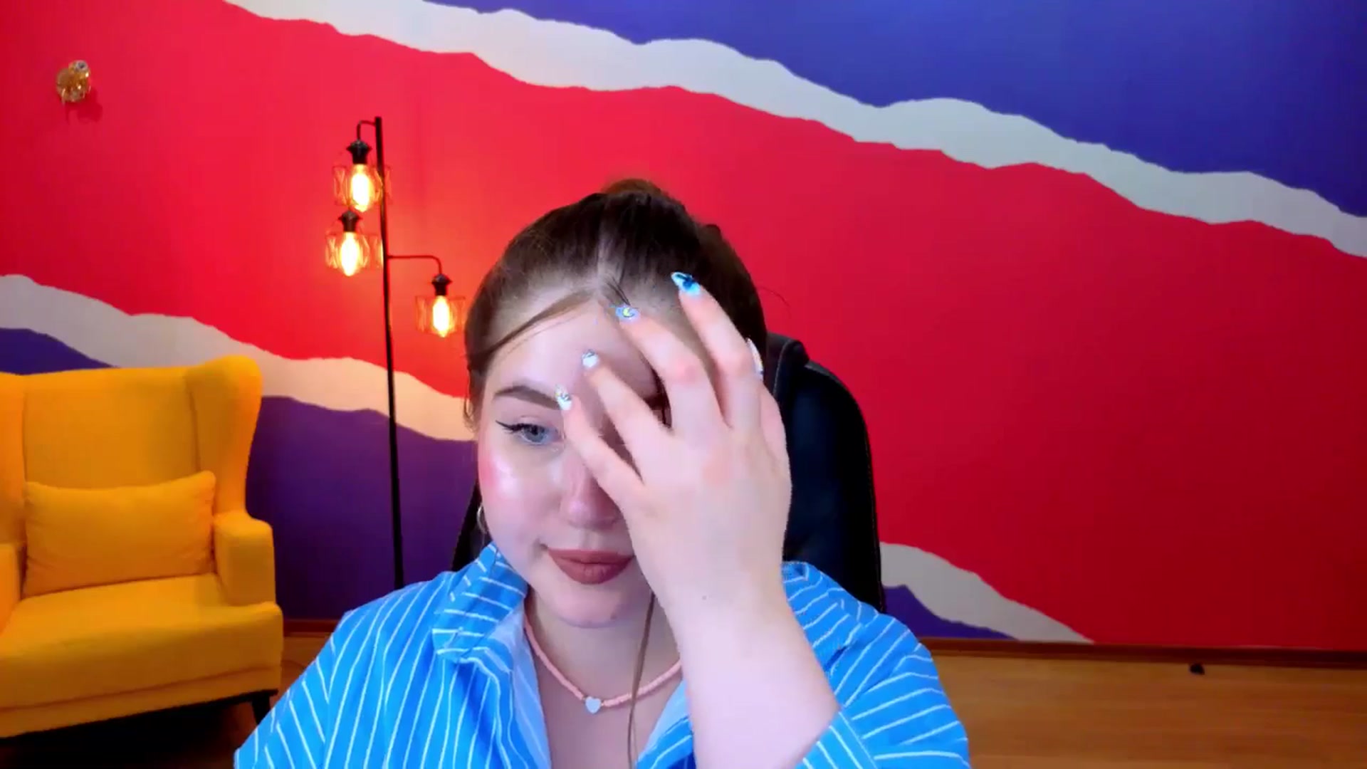 Gallery image thumbnail from AdmireMyEyes's myfreecams stream on, 07/07/2025, 08:38 image 6 of 20