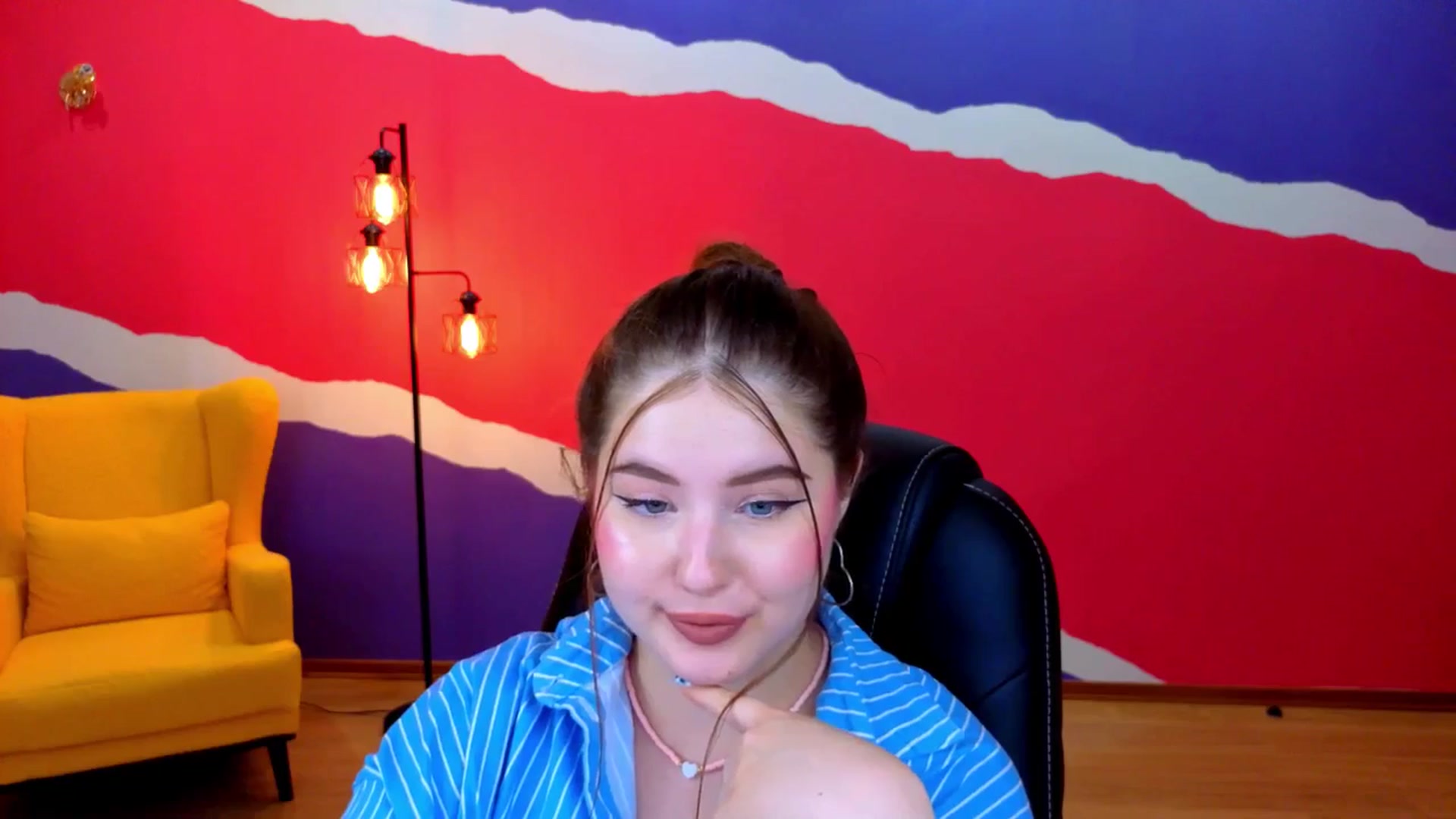 Gallery image thumbnail from AdmireMyEyes's myfreecams stream on, 07/07/2025, 08:38 image 15 of 20