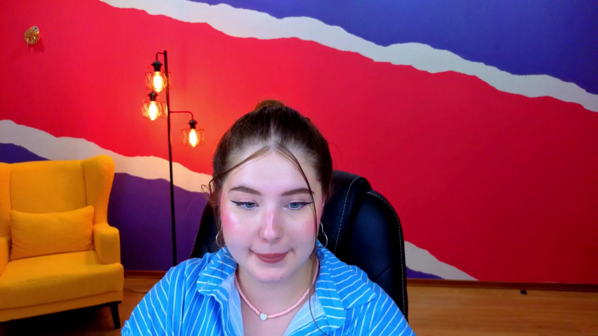 Gallery image thumbnail from AdmireMyEyes's myfreecams stream on, 07/07/2025, 08:38 image 10 of 20