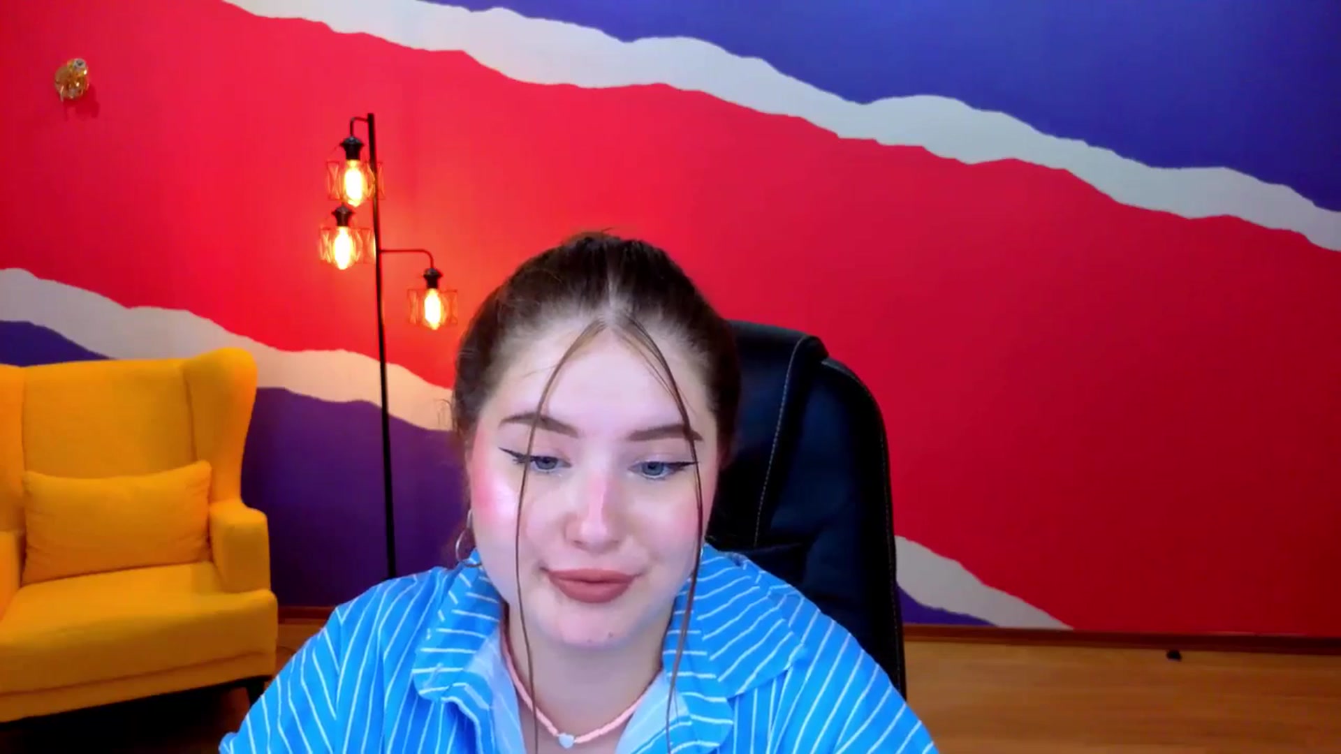 Gallery image thumbnail from AdmireMyEyes's myfreecams stream on, 07/07/2025, 08:38 image 4 of 20