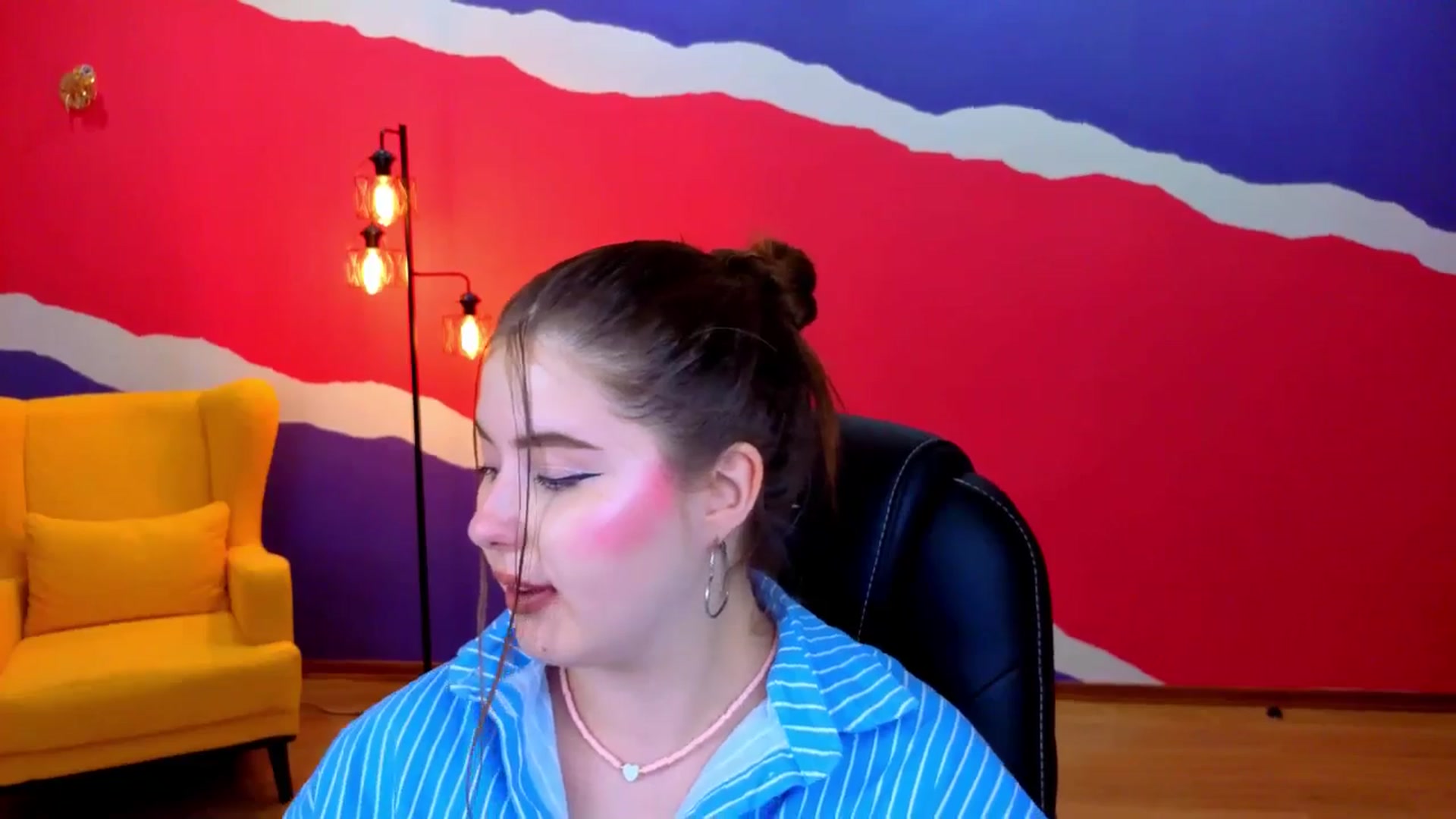 Gallery image thumbnail from AdmireMyEyes's myfreecams stream on, 07/07/2025, 08:38 image 16 of 20