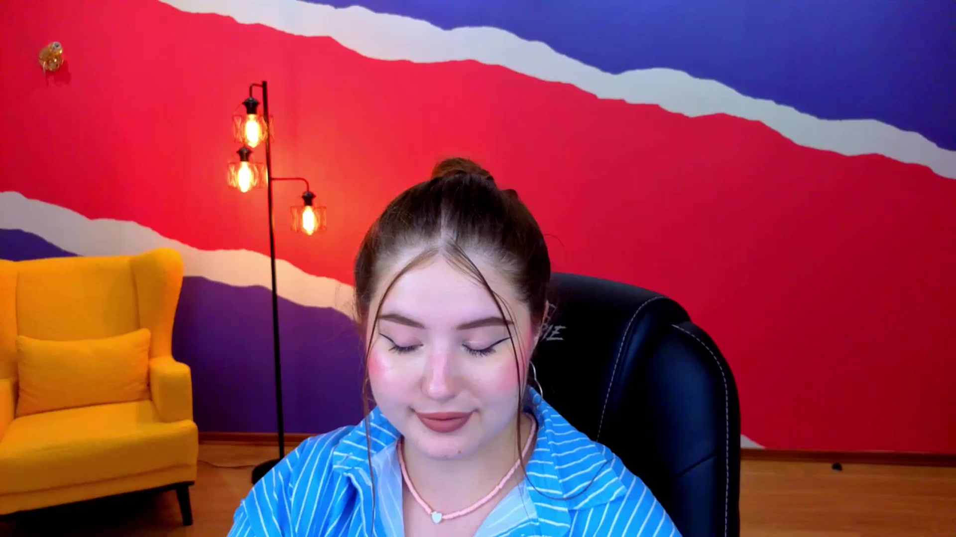 Gallery image thumbnail from AdmireMyEyes's myfreecams stream on, 07/07/2025, 08:52 image 1 of 20