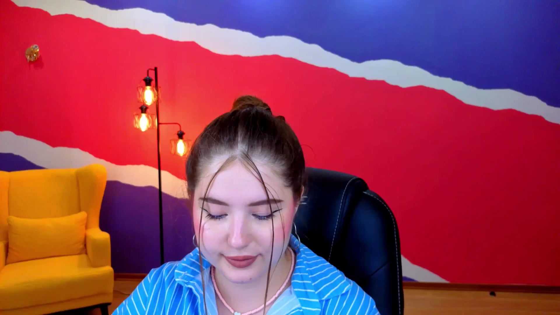 Gallery image thumbnail from AdmireMyEyes's myfreecams stream on, 07/07/2025, 09:33 image 4 of 20