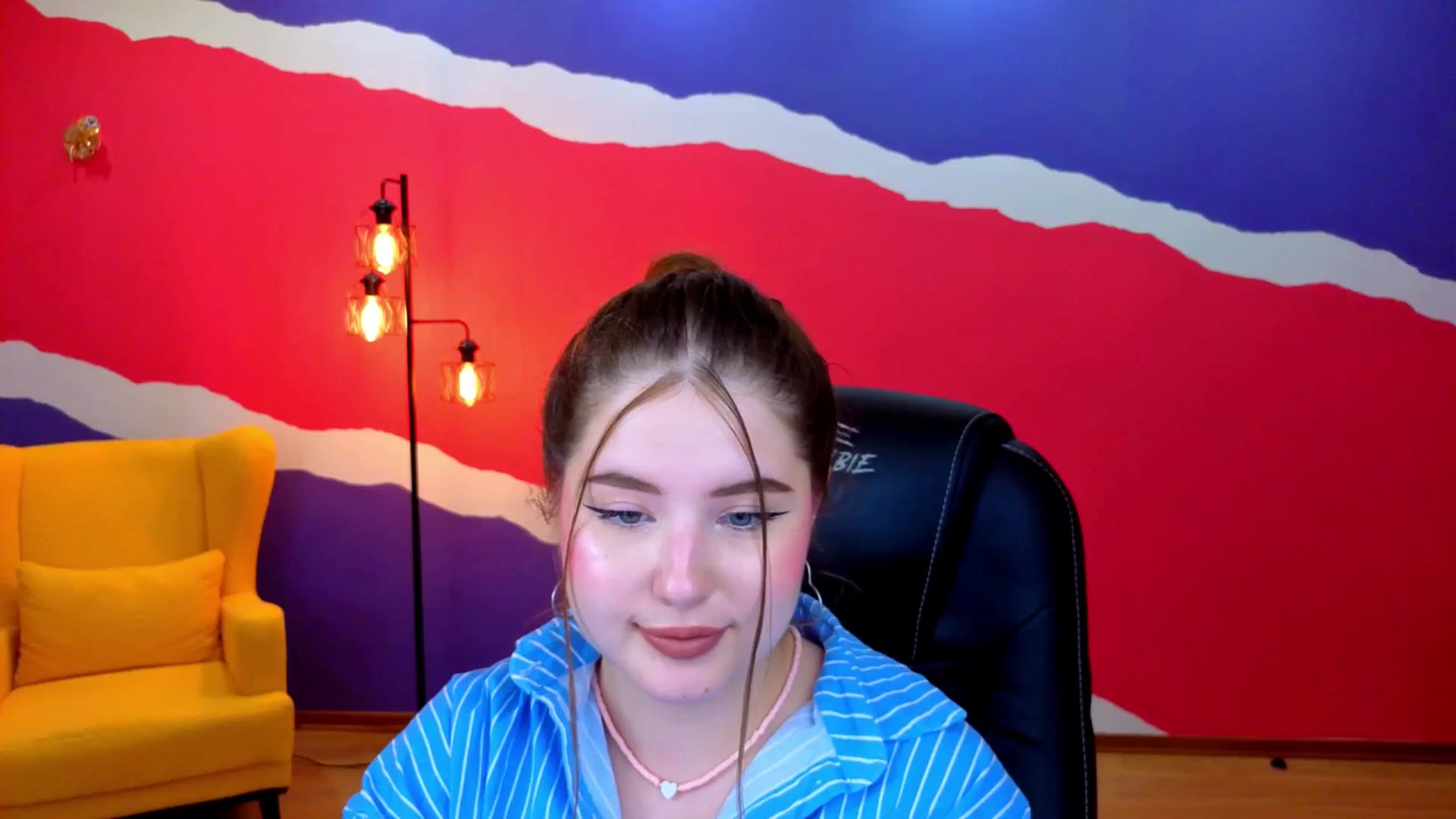 Gallery image thumbnail from AdmireMyEyes's myfreecams stream on, 07/07/2025, 09:33 image 16 of 20
