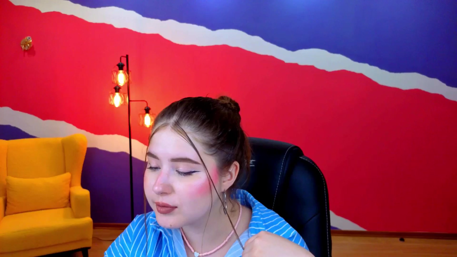 Gallery image thumbnail from AdmireMyEyes's myfreecams stream on, 07/07/2025, 09:33 image 7 of 20