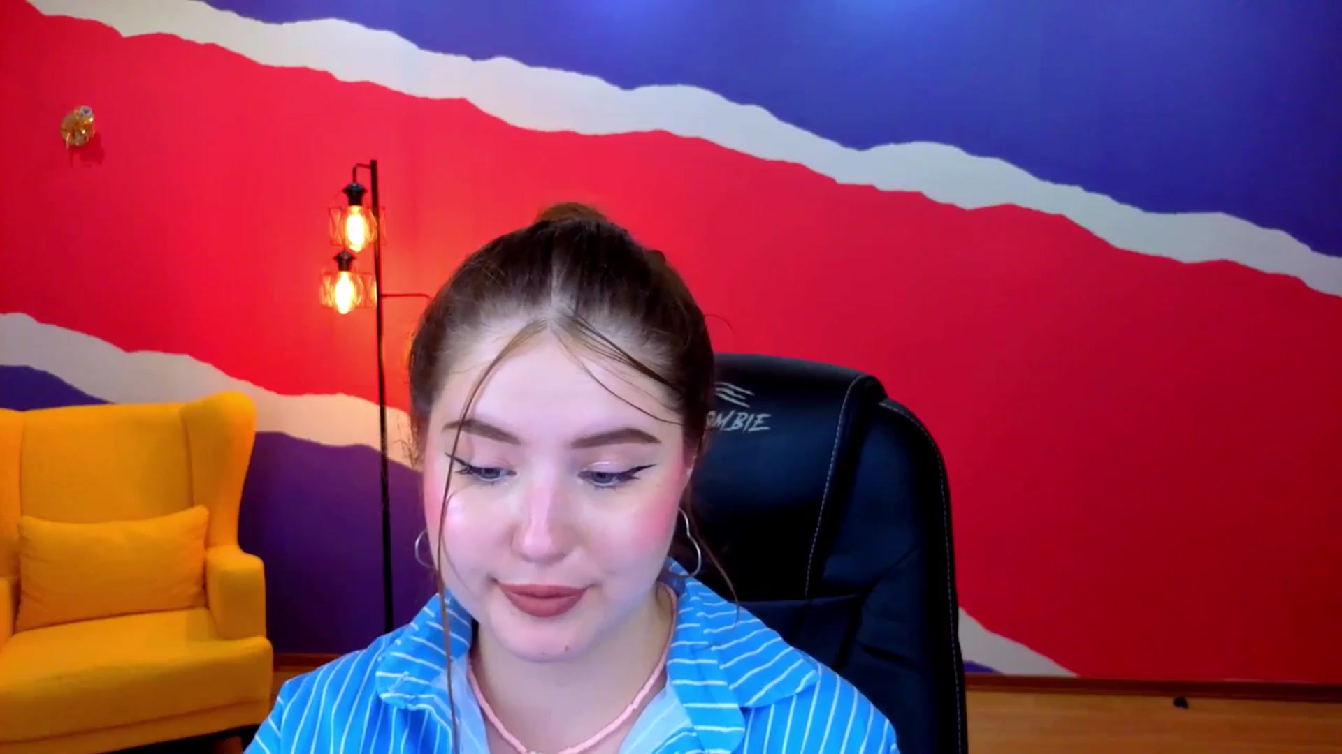 Gallery image thumbnail from AdmireMyEyes's myfreecams stream on, 07/07/2025, 09:33 image 3 of 20
