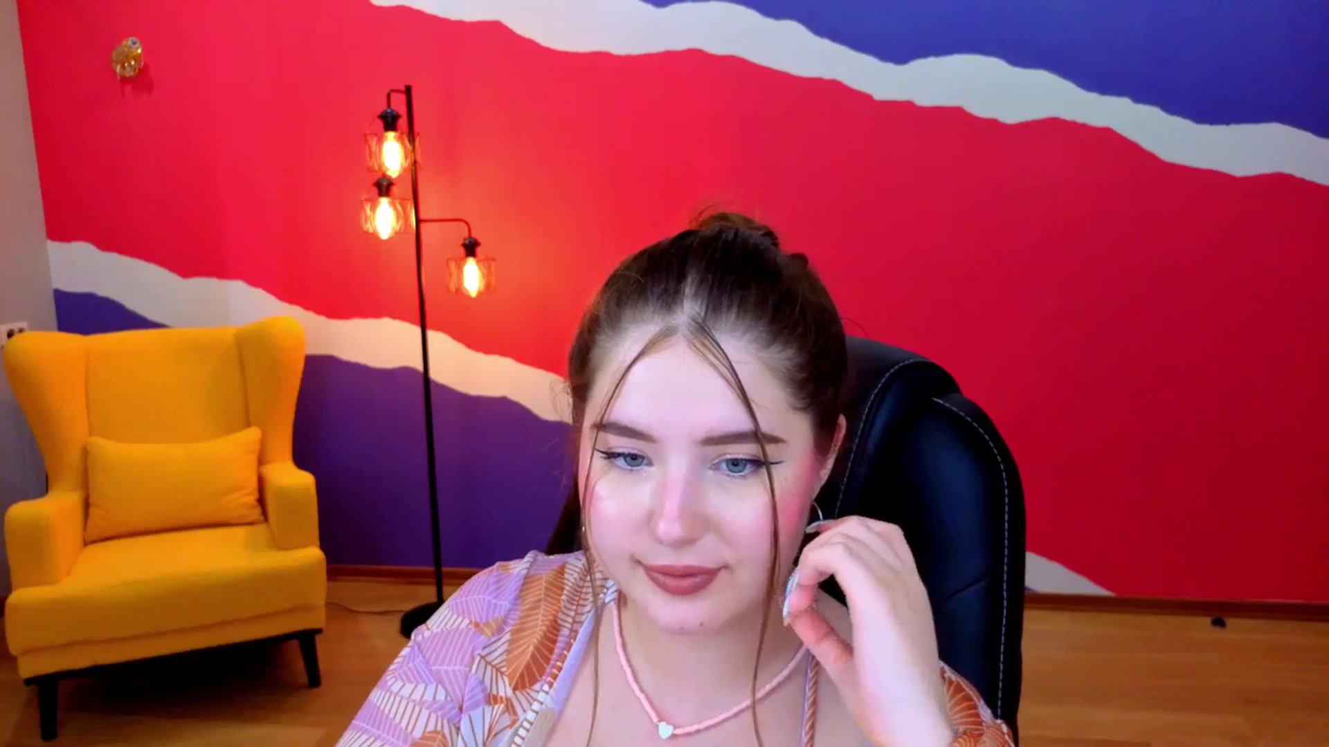 Gallery image thumbnail from AdmireMyEyes's myfreecams stream on, 07/07/2025, 11:52 image 14 of 20