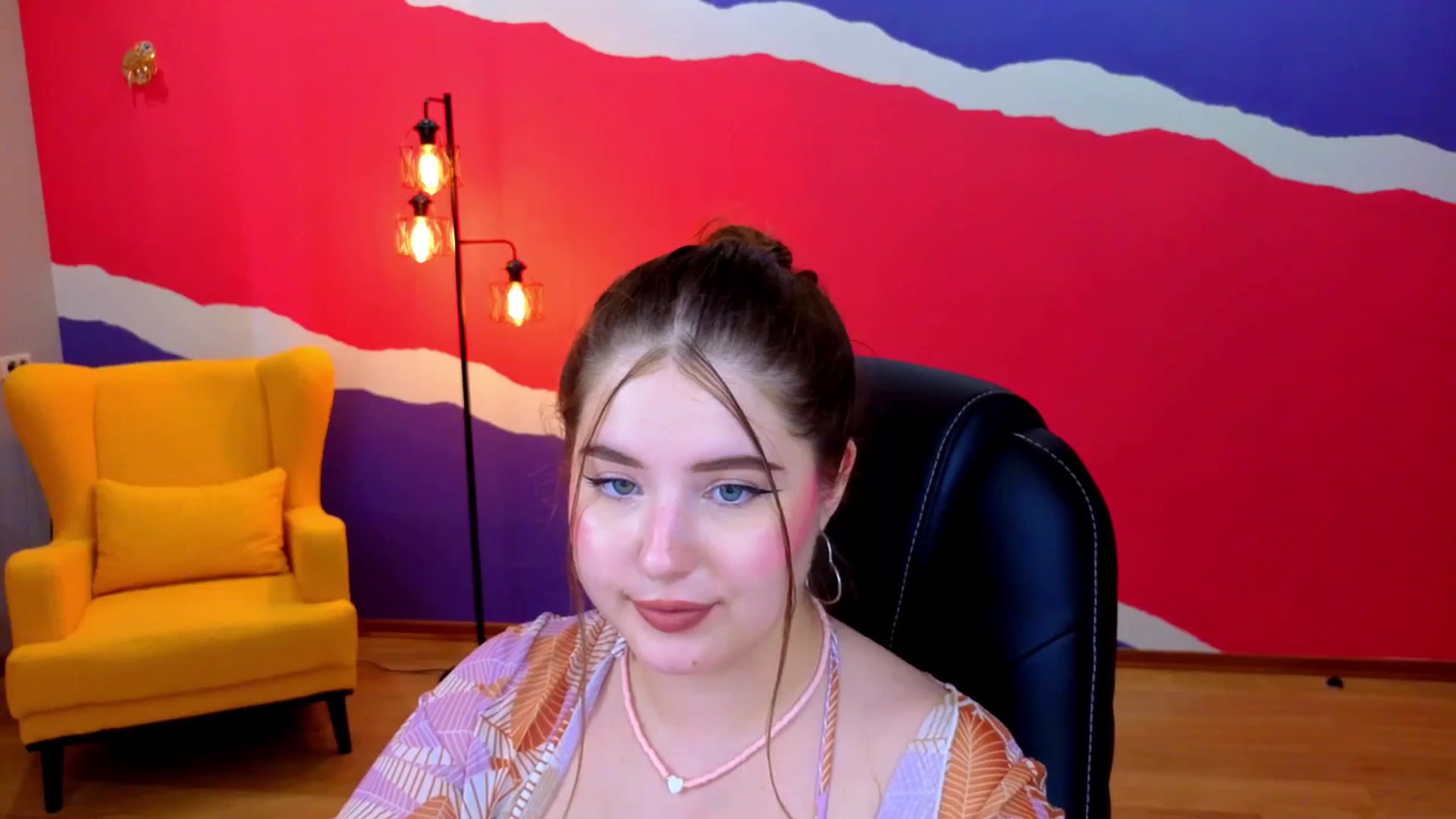 Gallery image thumbnail from AdmireMyEyes's myfreecams stream on, 07/07/2025, 11:52 image 10 of 20